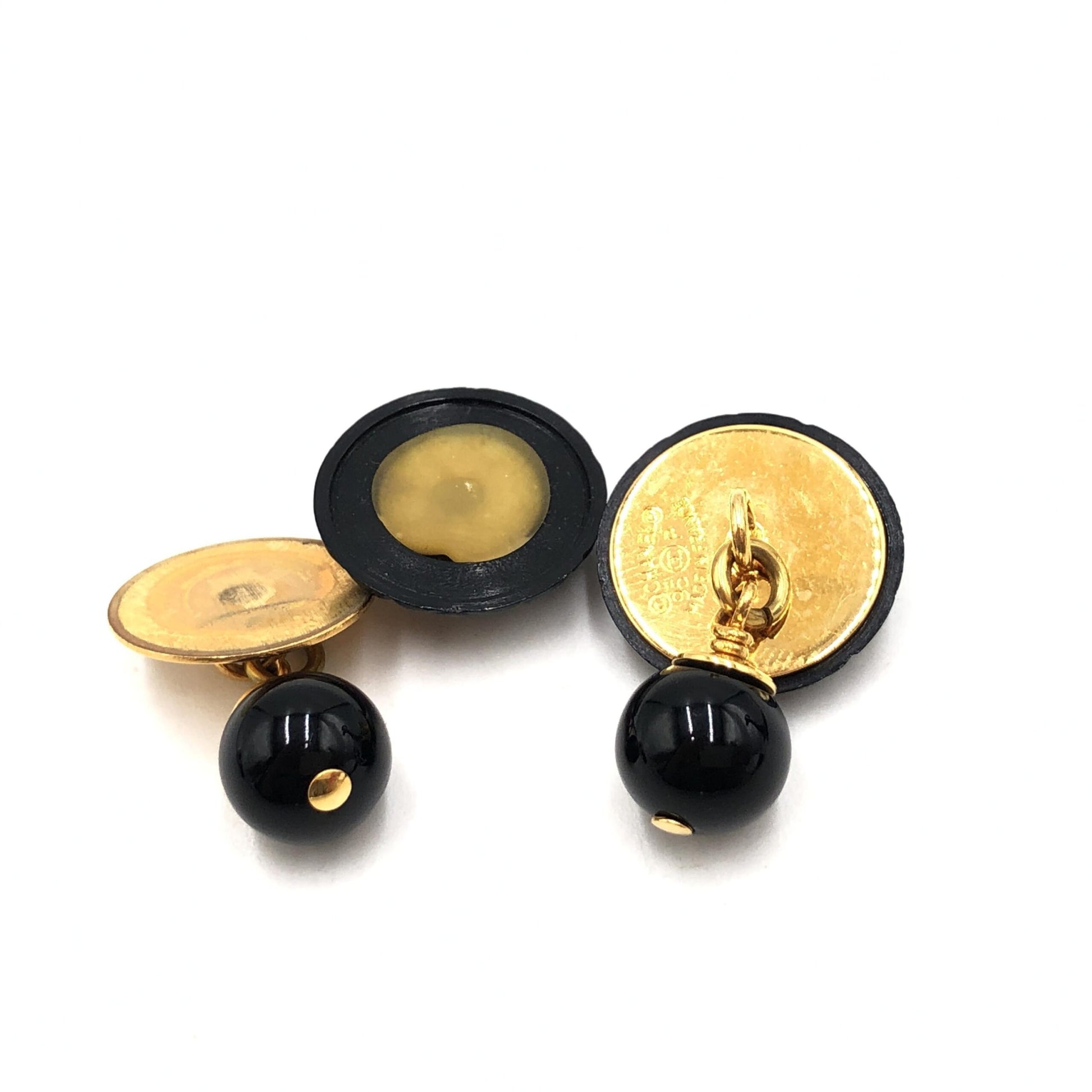 Boutons de manchette Chanel Matelassé Coco Mark en plastique noir
