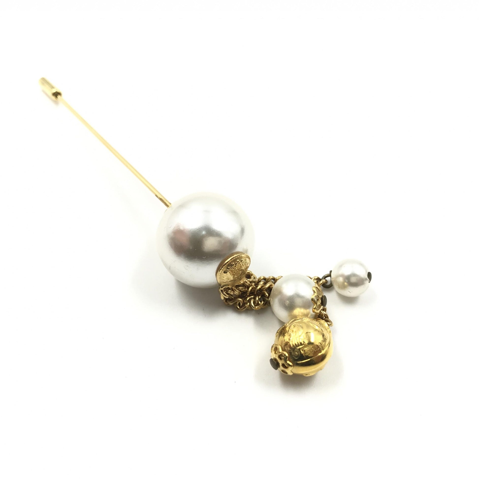 Broche Salvatore Ferragamo, style perle, coffret