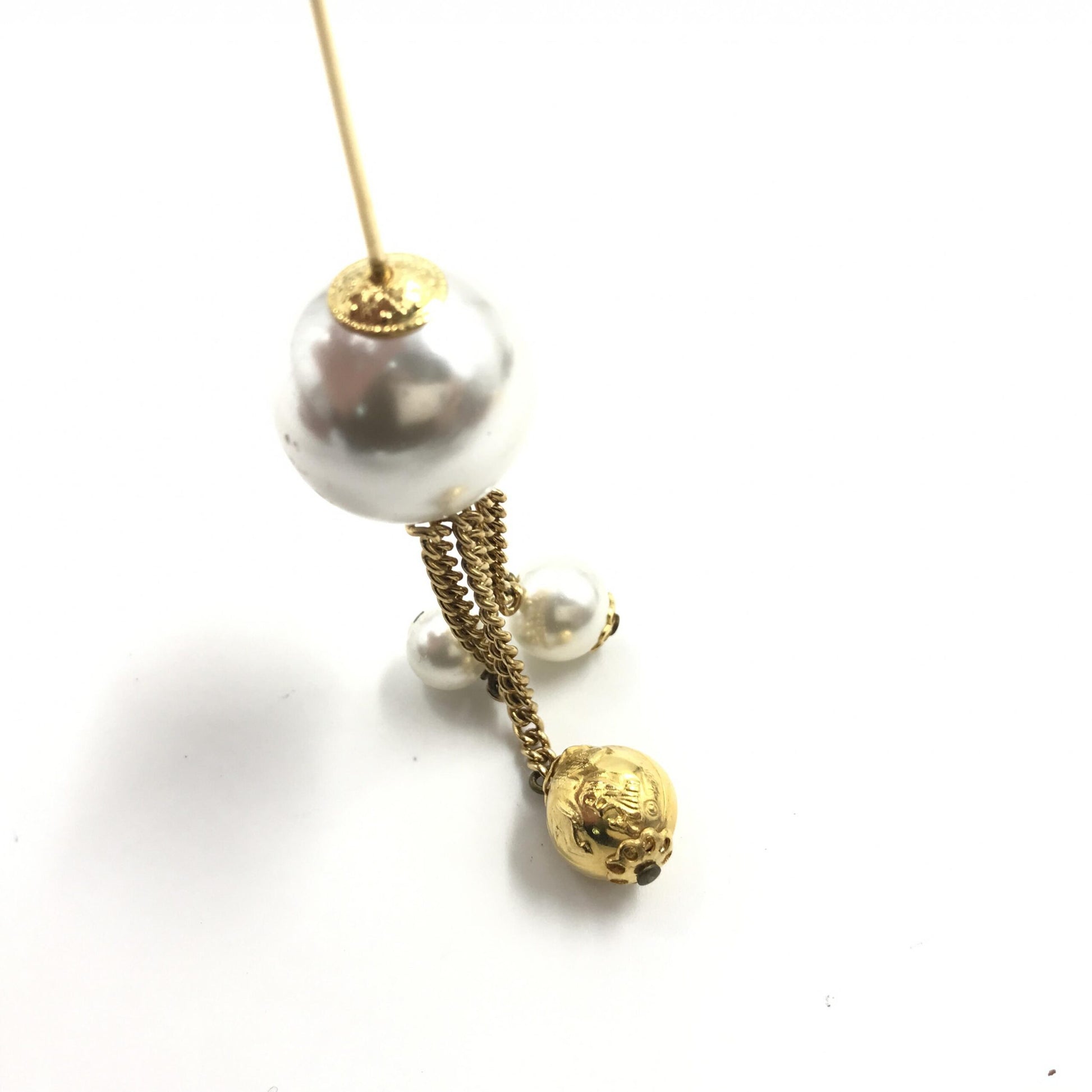 Broche Salvatore Ferragamo, style perle, coffret