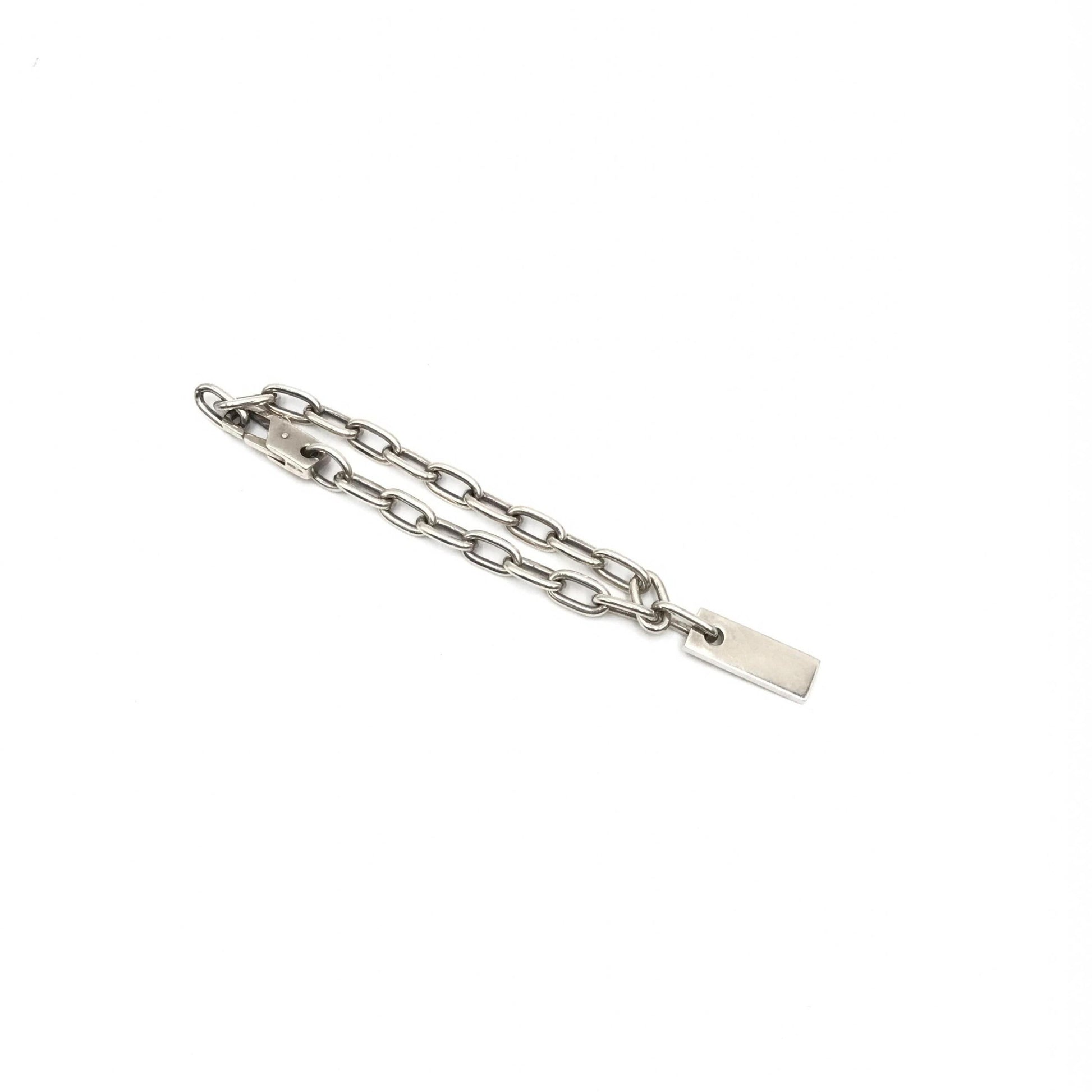 Gucci Sterling Silver Logo Plate Chain Bracelet