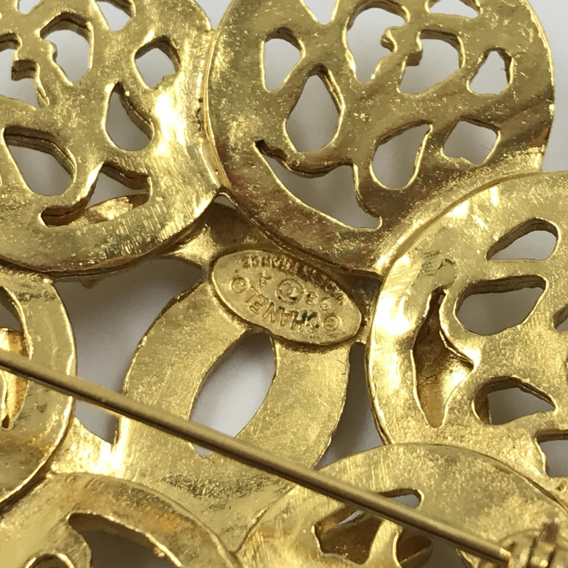 Broche Coco Médaillon Vintage Bijoux Fantaisie Chanel