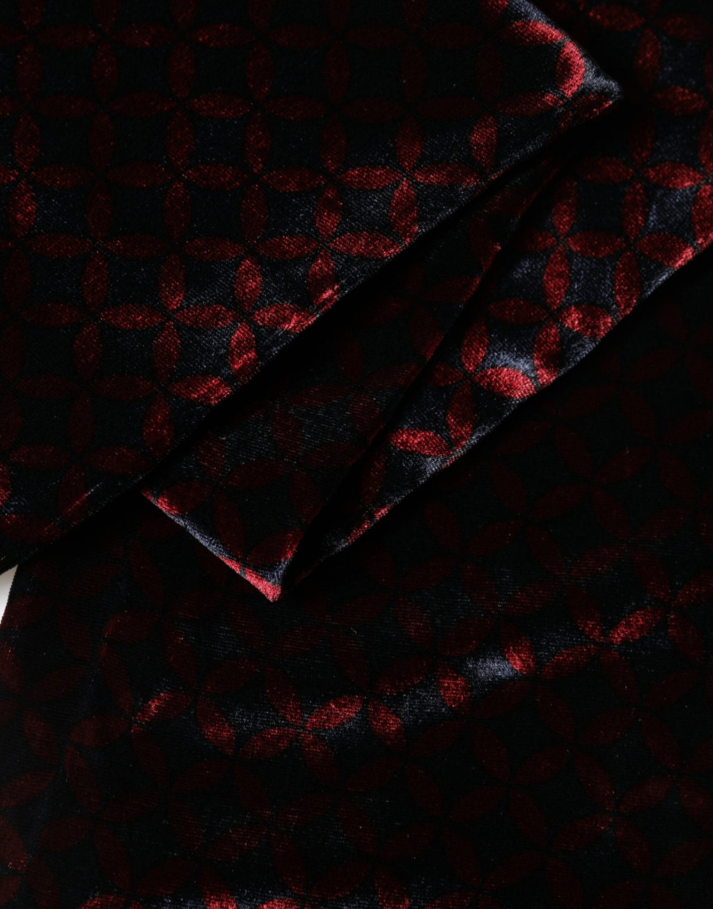 Foulard Dolce & Gabbana en rayonne noire et rouge à motif géométrique avec franges 140cm X 16cm