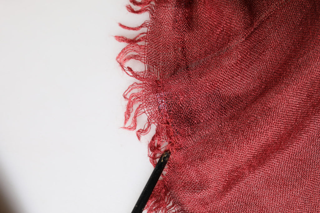 Dolce & Gabbana Red Cashmere Silk Fringe Wrap Foulard 200cm X 70cm Scarf