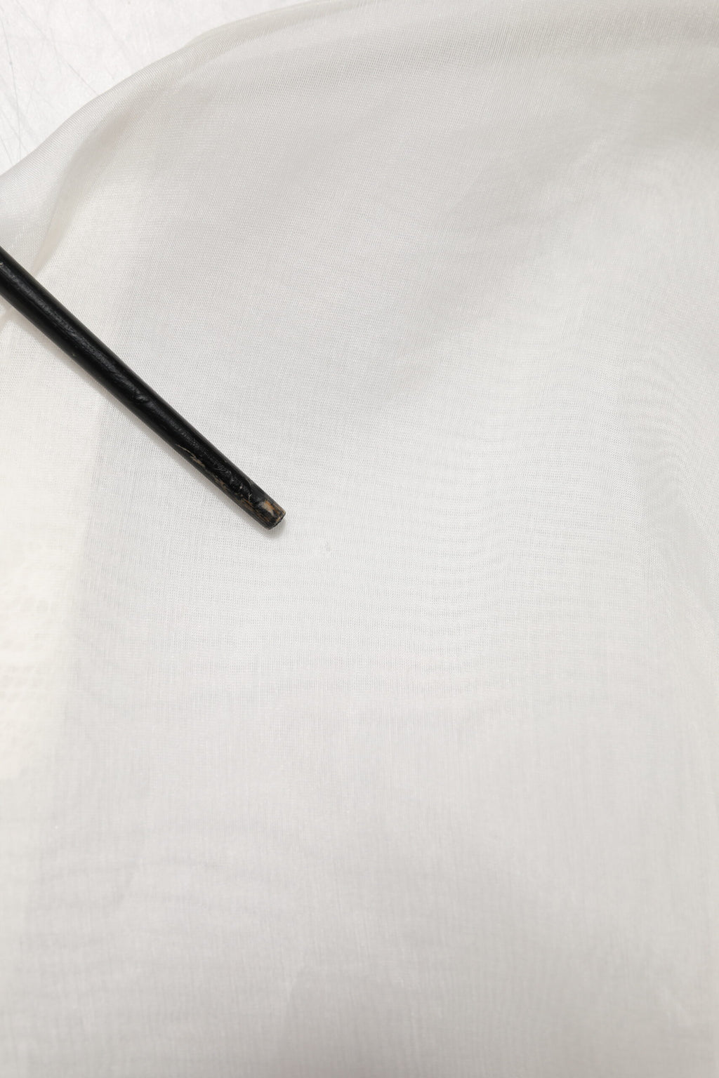 Chemisier en soie blanche transparente Dolce & Gabbana avec nœud en dentelle