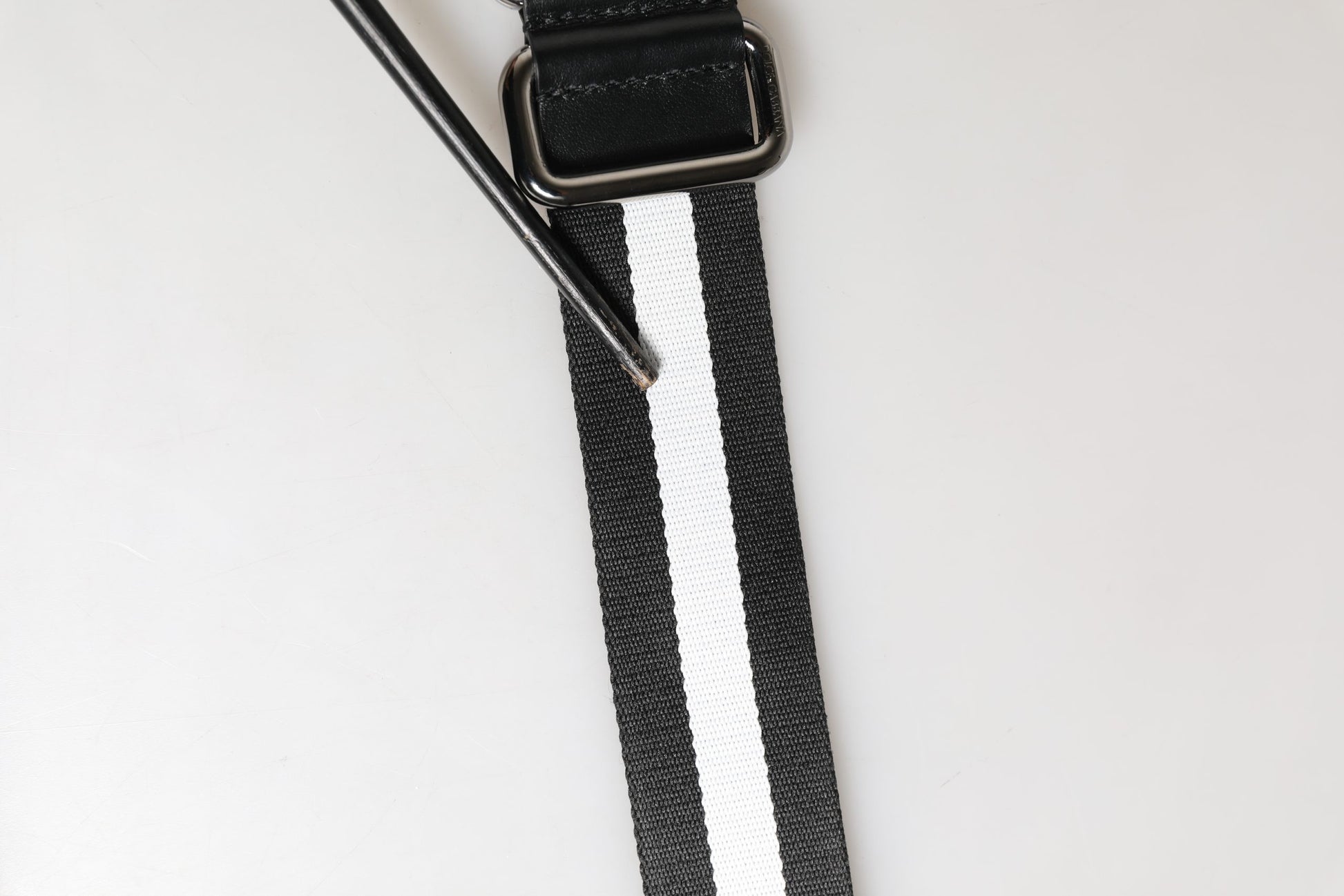 Ceinture Dolce & Gabbana pour homme en nylon noir et blanc avec boucle métallique siglée