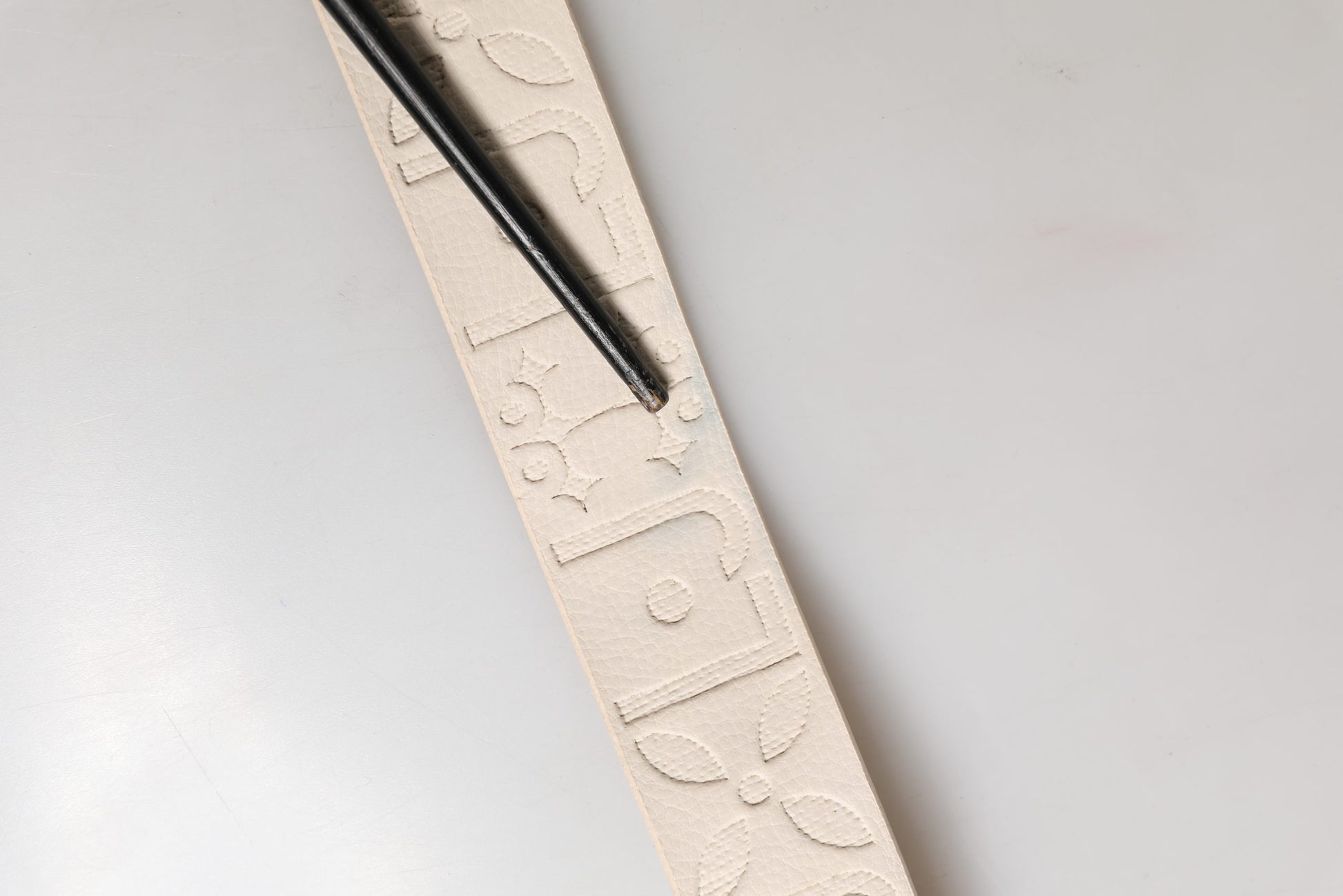 Ceinture large femme Liu Jo en cuir beige avec boucle ardillon en métal argenté