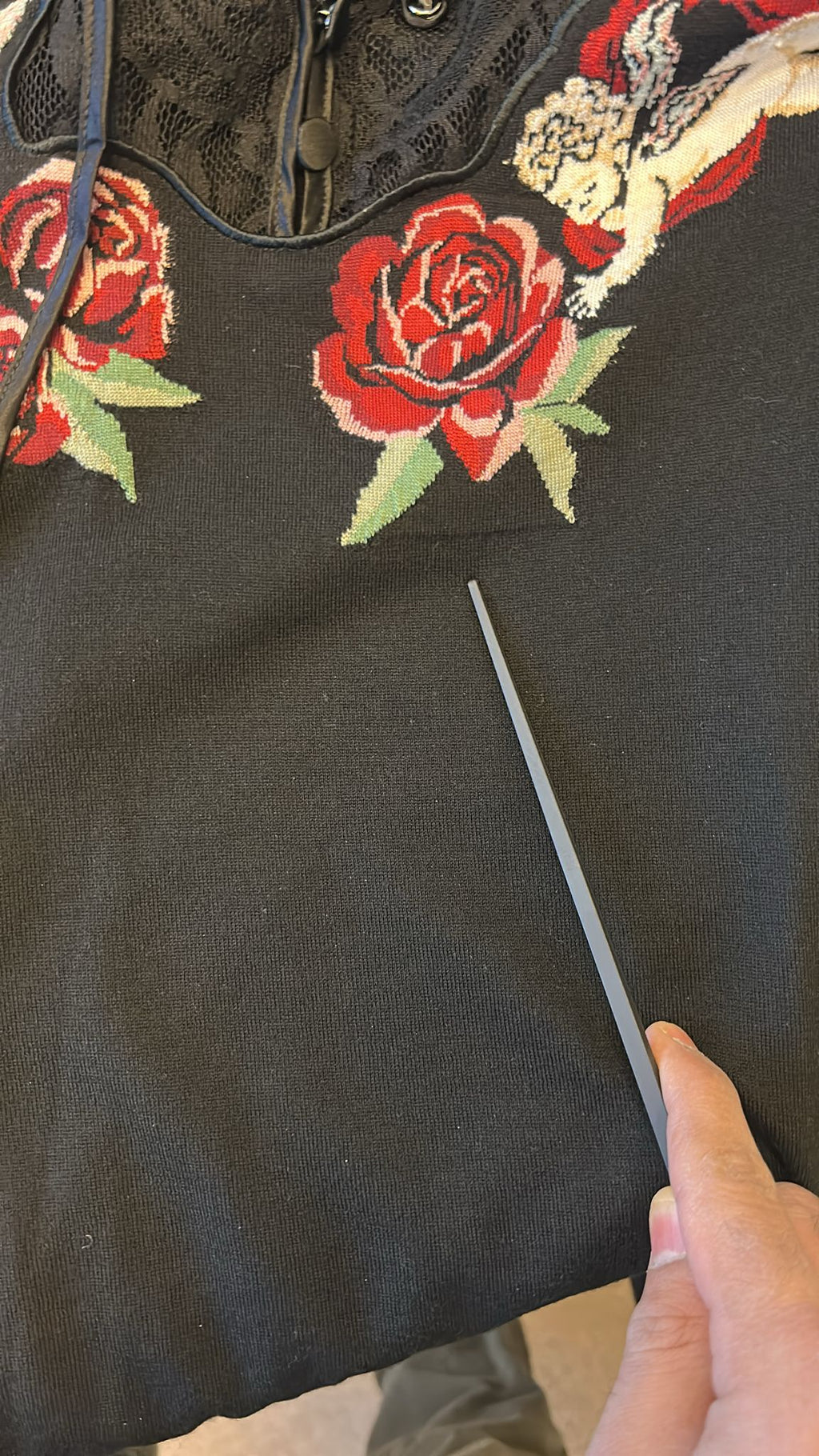 Cardigan en maille Dolce & Gabbana noir avec roses et dentelle