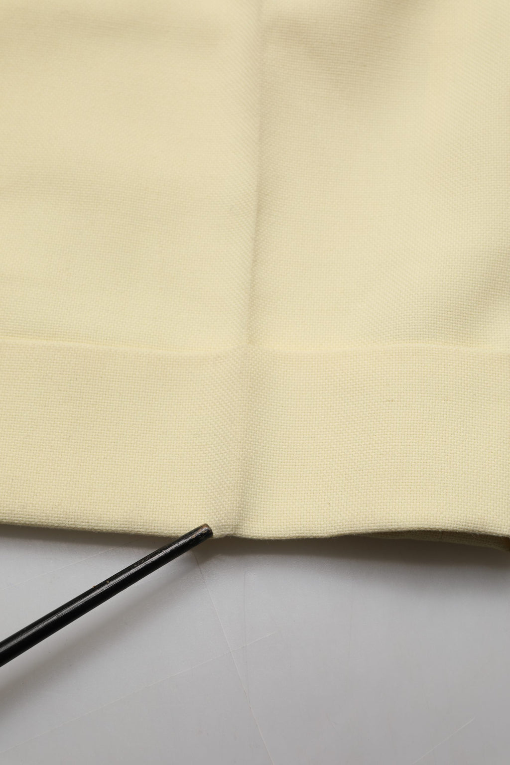 Pantalon plissé droit taille haute jaune Ganni