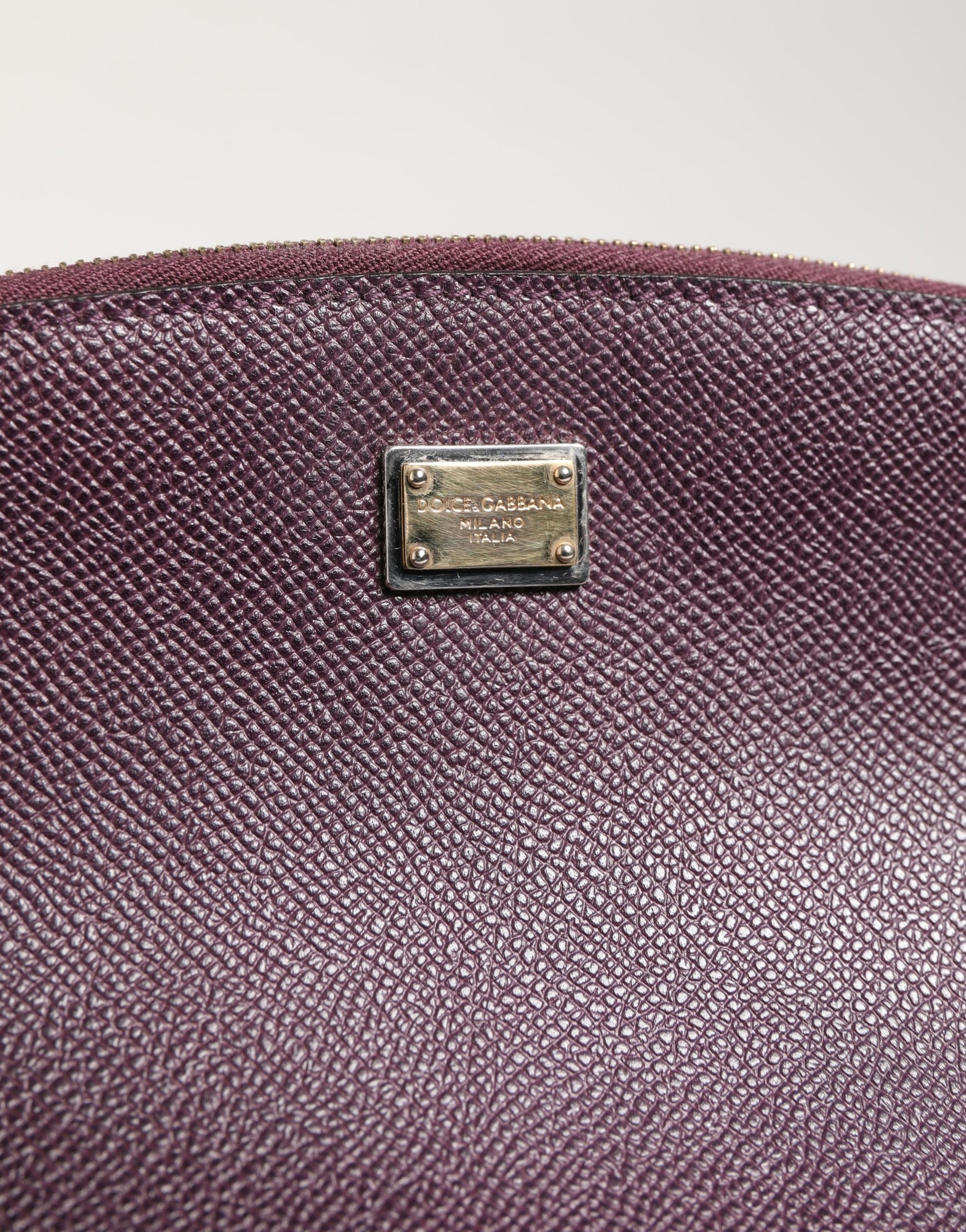 Dolce & Gabbana Portefeuille en cuir violet foncé avec logo DG et fermeture éclair