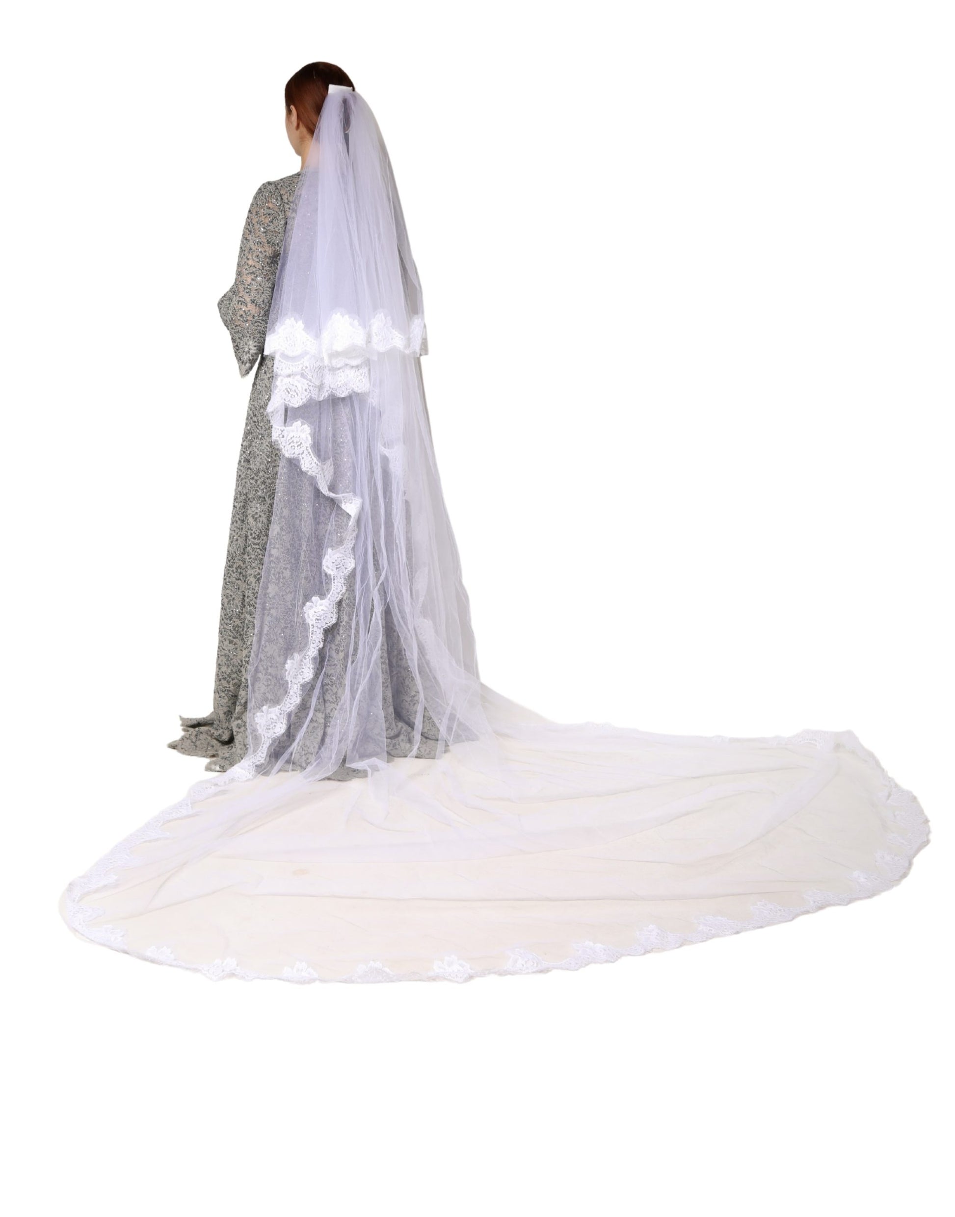 Voile de mariée long Dolce & Gabbana en nylon et dentelle florale blanche, longueur ras du sol