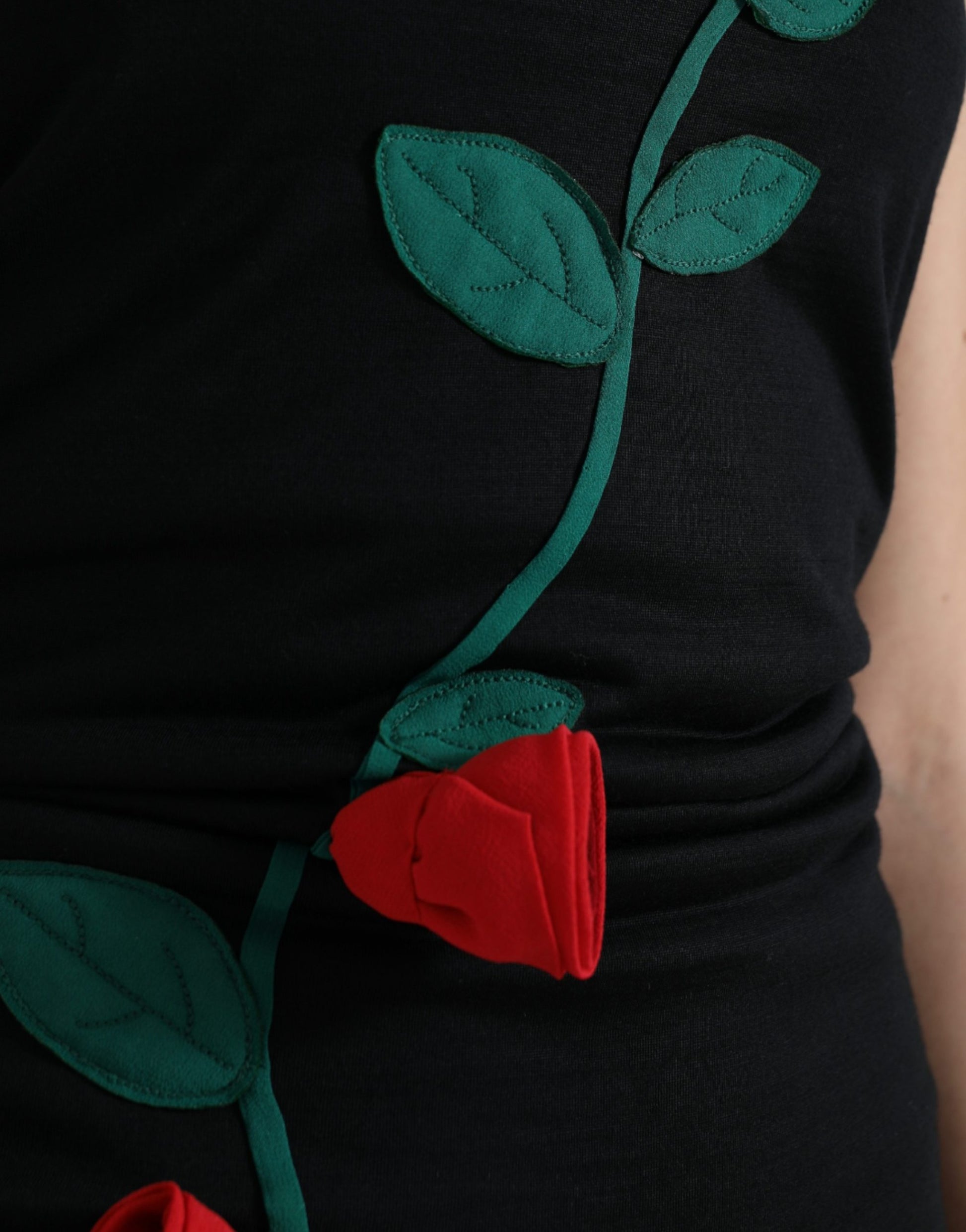 Robe sans manches en laine noire Dolce & Gabbana avec application rose