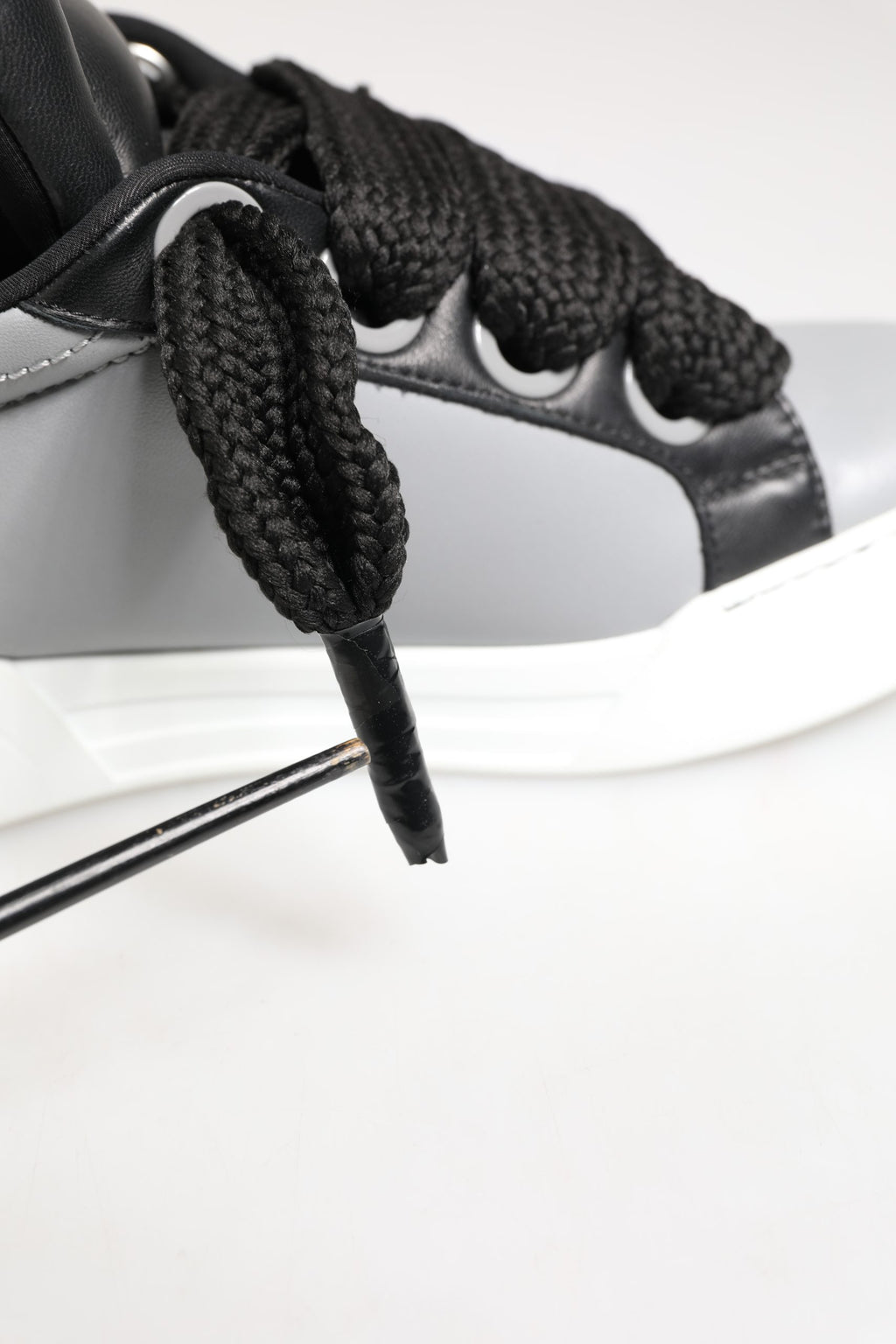 Chaussures Dolce & Gabbana en cuir gris à lacets, coupe basse