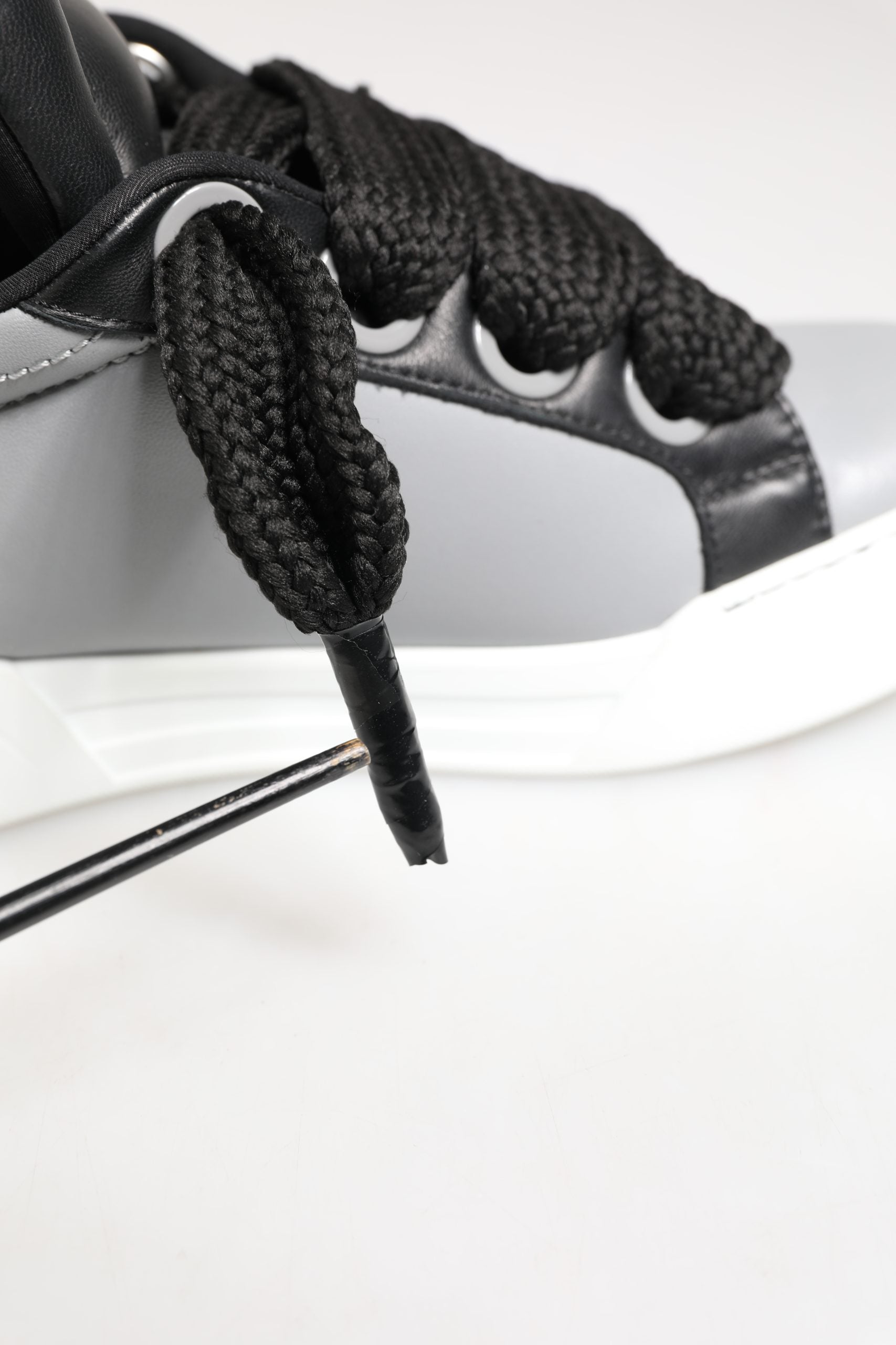 Chaussures Dolce & Gabbana en cuir gris à lacets, coupe basse