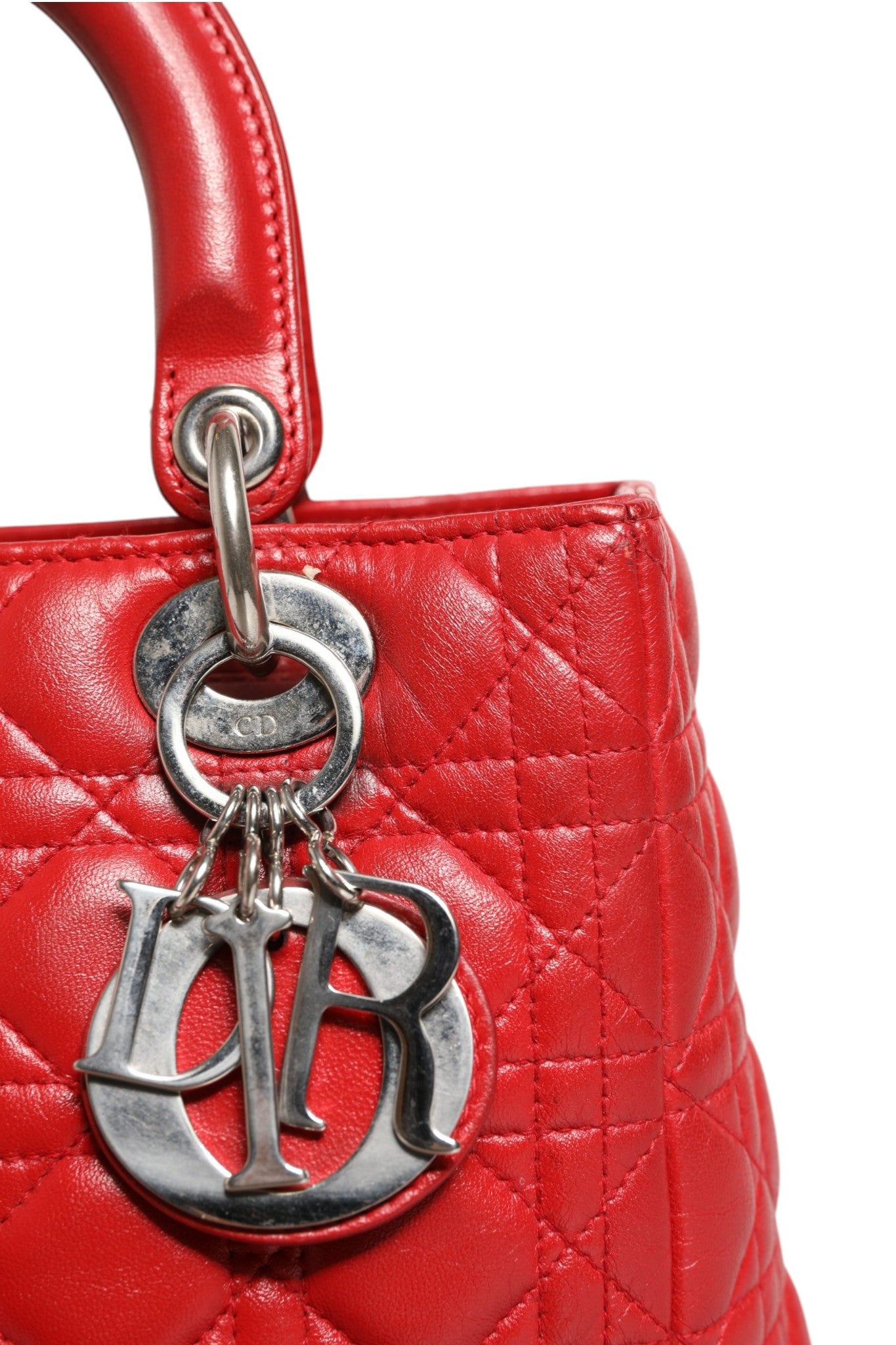Sac Lady Dior en cuir d'agneau Cannage rouge Christian Dior