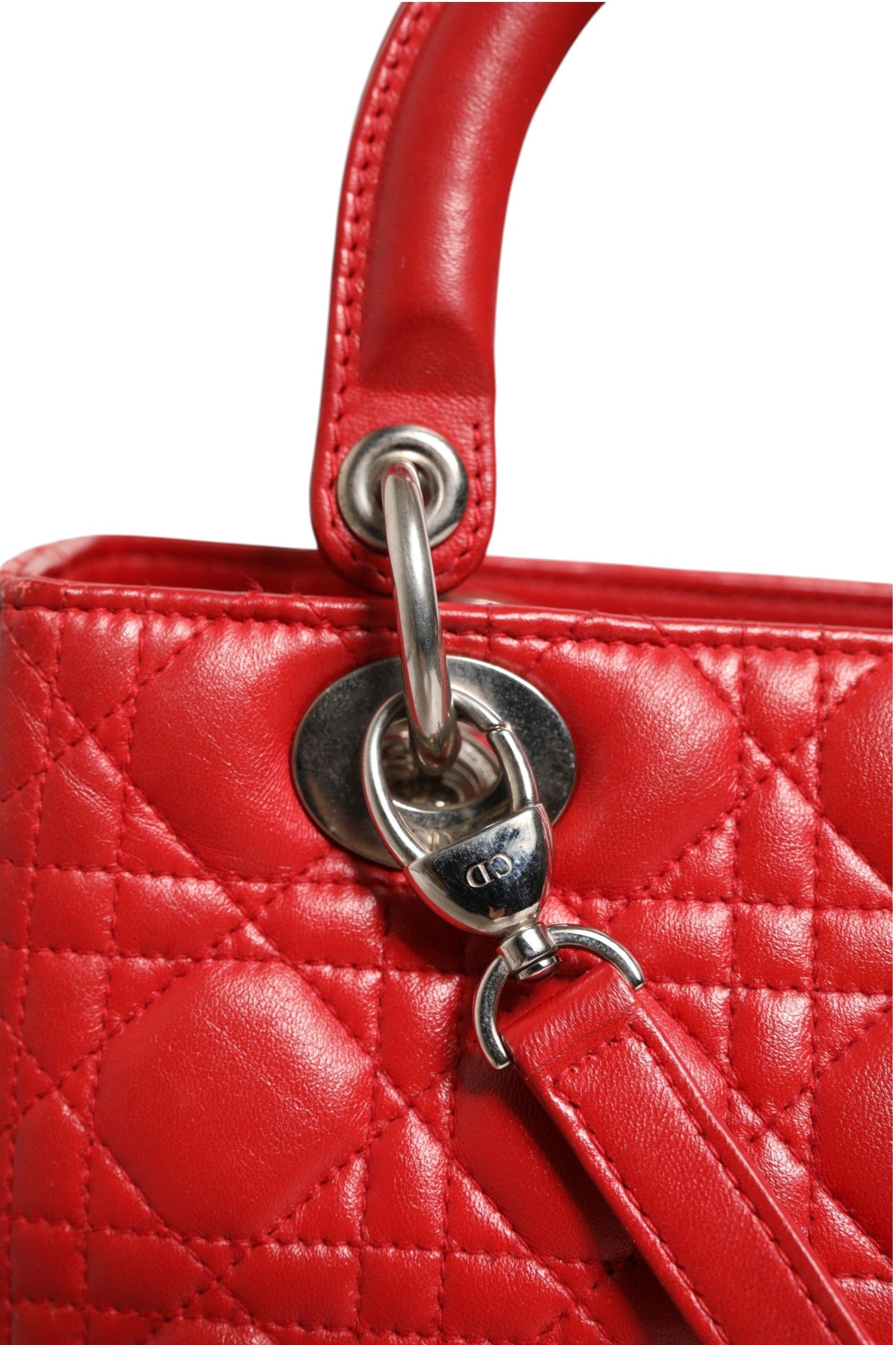 Sac Lady Dior en cuir d'agneau Cannage rouge Christian Dior