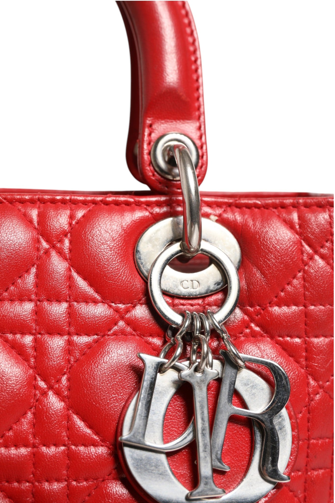 Sac Lady Dior en cuir d'agneau Cannage rouge Christian Dior
