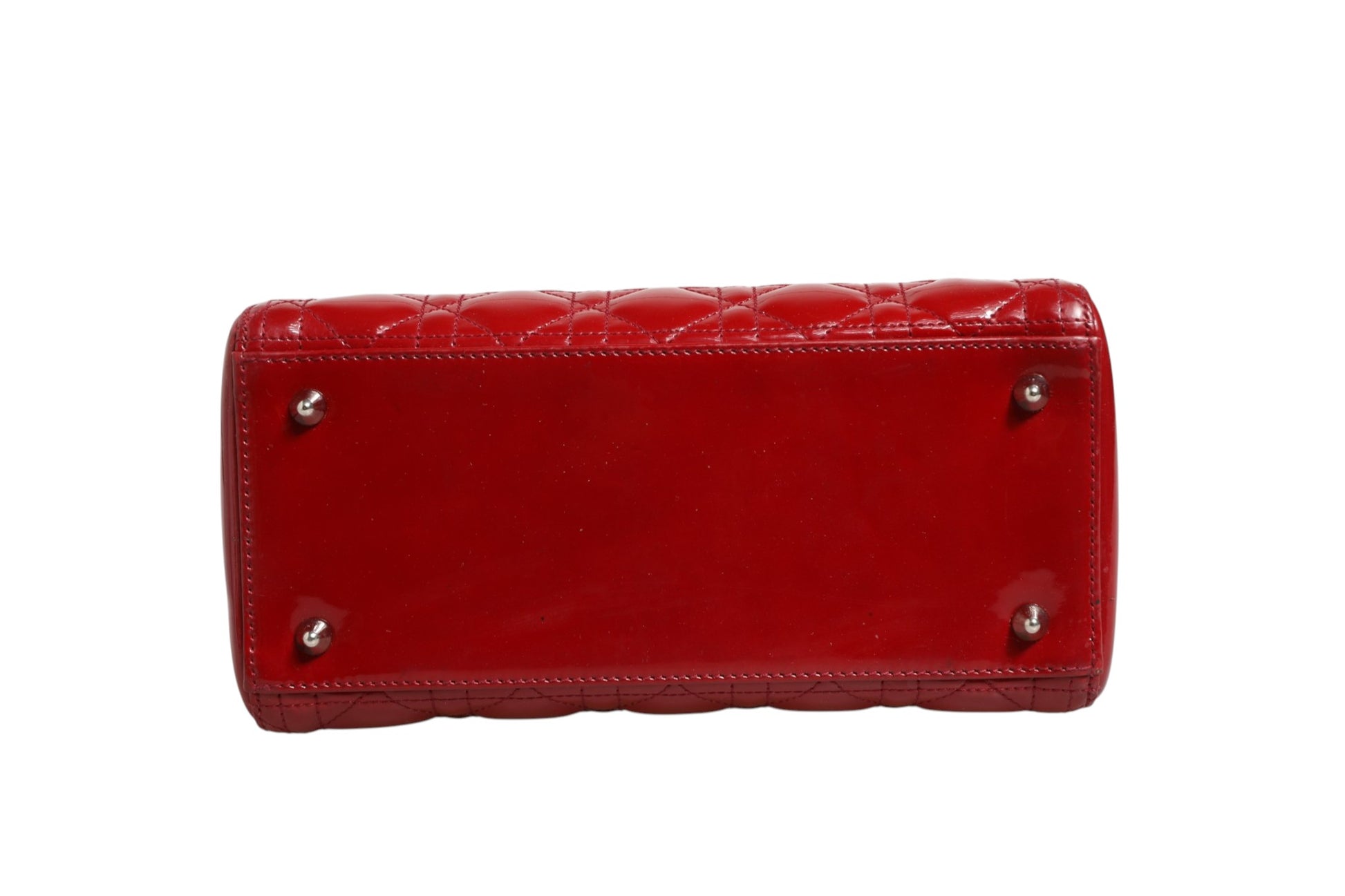 Sac Lady Dior petit modèle Christian Dior en cuir verni matelassé Cannage rouge cerise