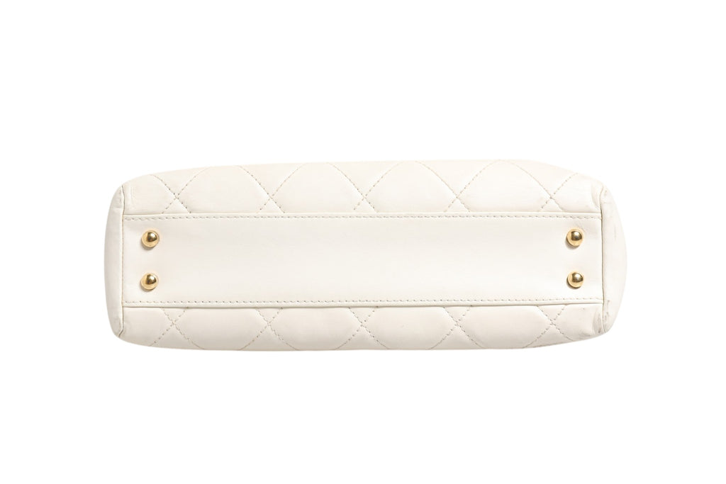 Chanel Mini Sac 22 Matelassé en Cuir de Veau Brillant Blanc 1792563