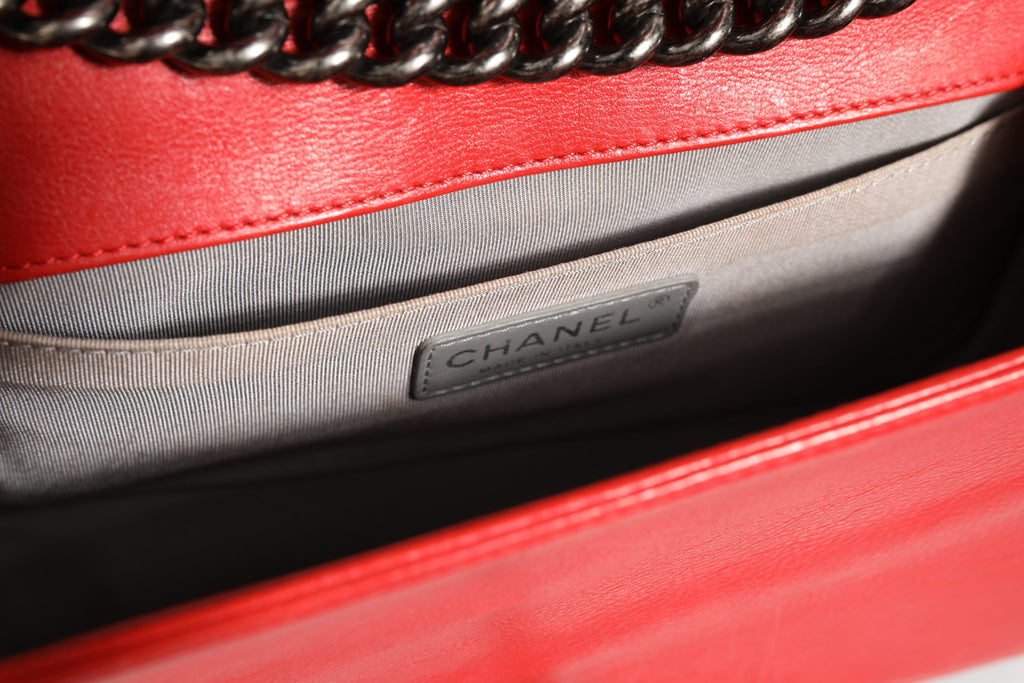 Sac Boy Chanel New Medium en cuir de veau matelassé losanges rouge