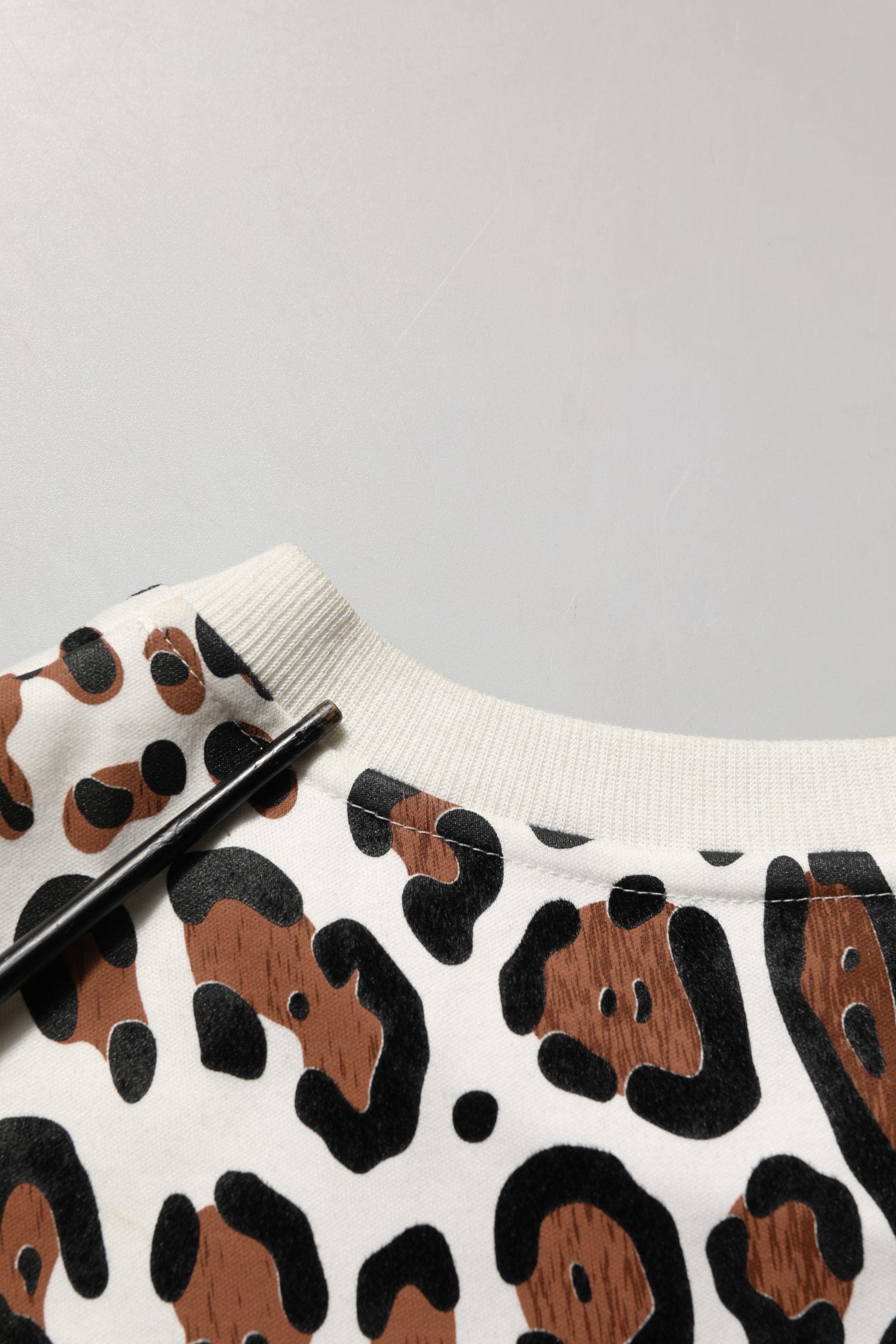 T-shirt col rond Dolce & Gabbana imprimé léopard multicolore