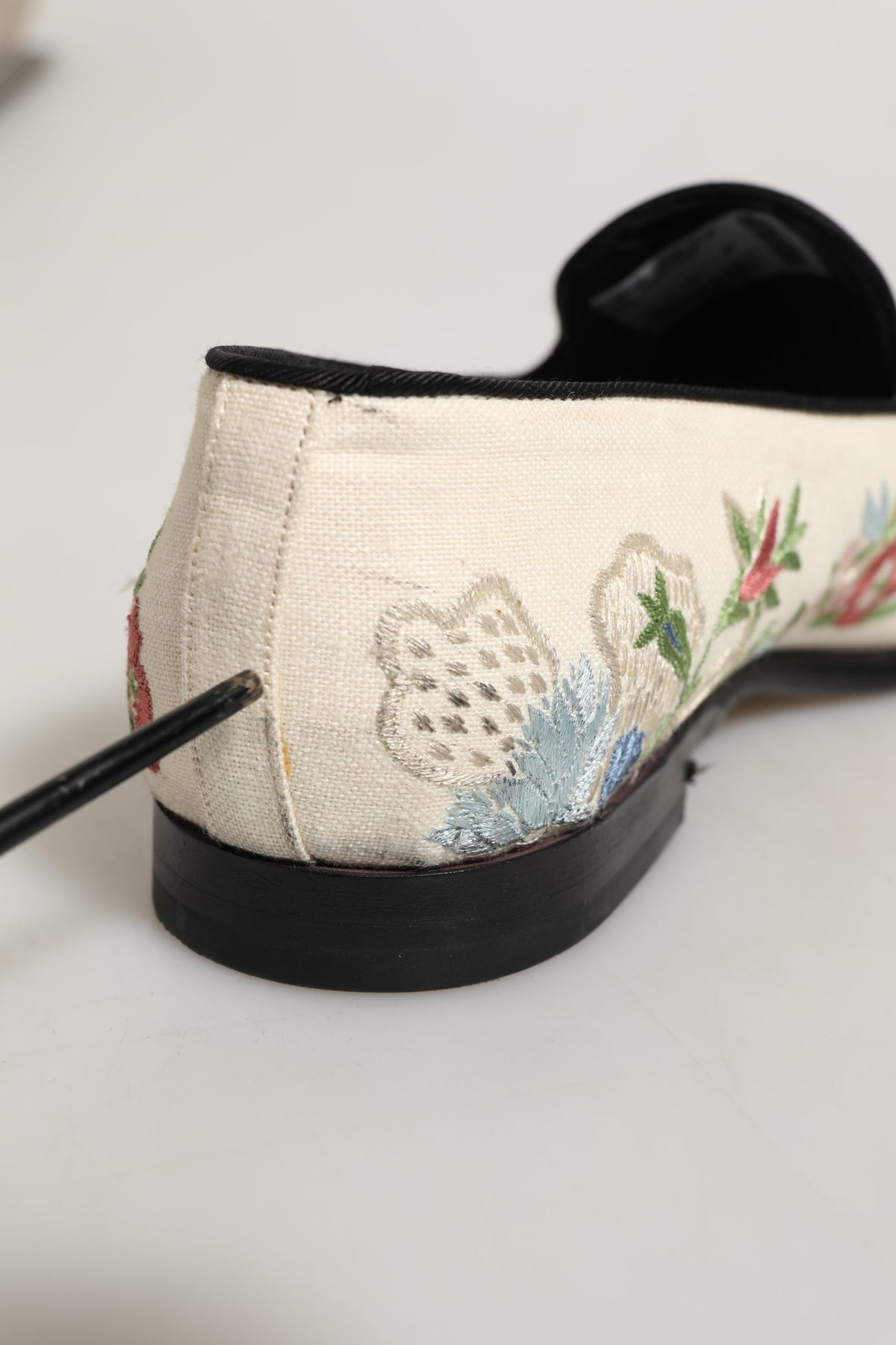 Chaussures mocassins Dolce & Gabbana avec broderie florale blanche