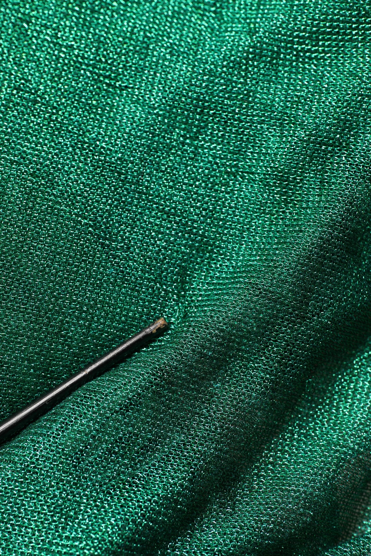 Dolce & Gabbana Metallicgrünes ärmelloses Plissee-Abendkleid