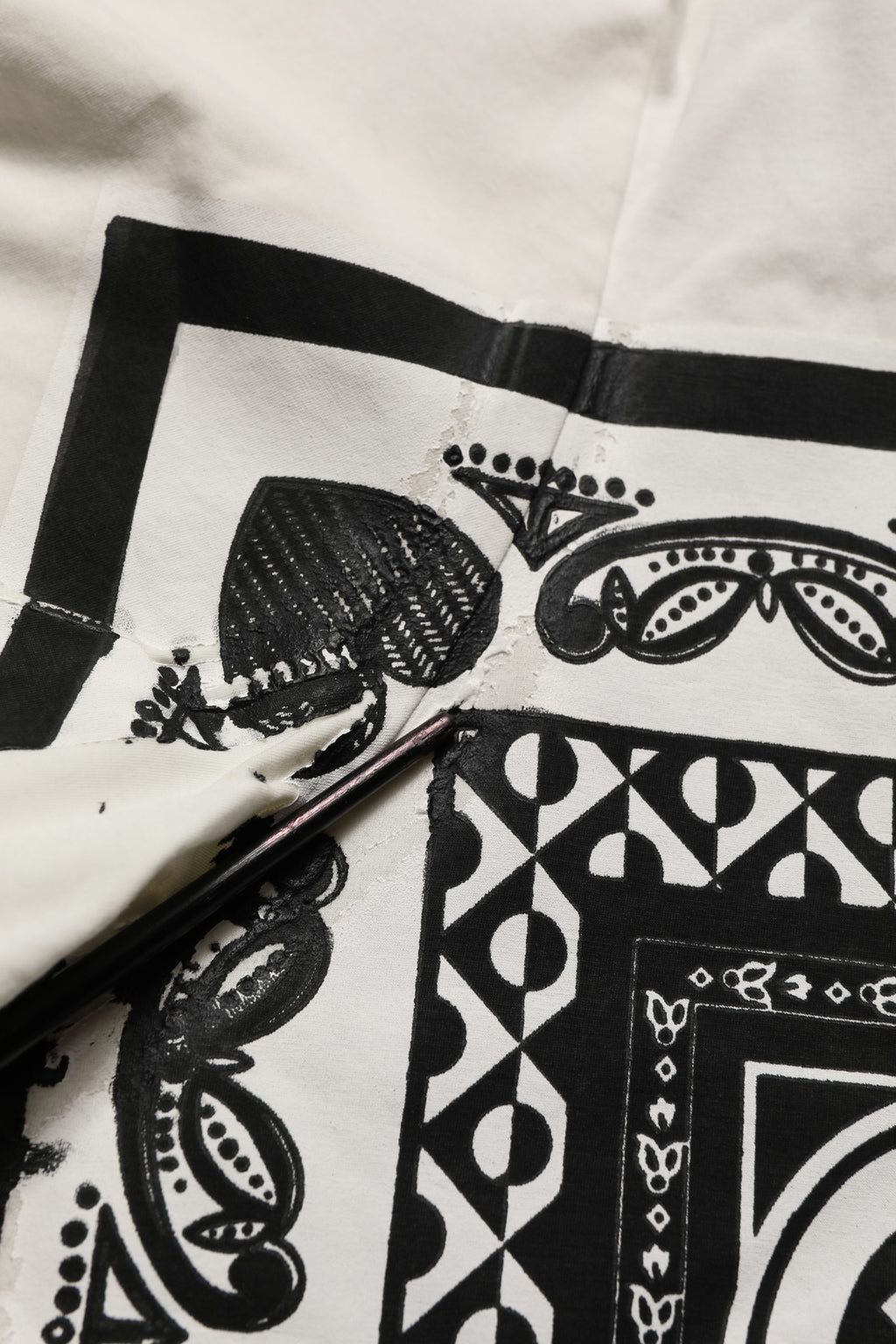 Dolce & Gabbana Baumwoll-Rundhals-T-Shirt mit weißem Bandana-Print