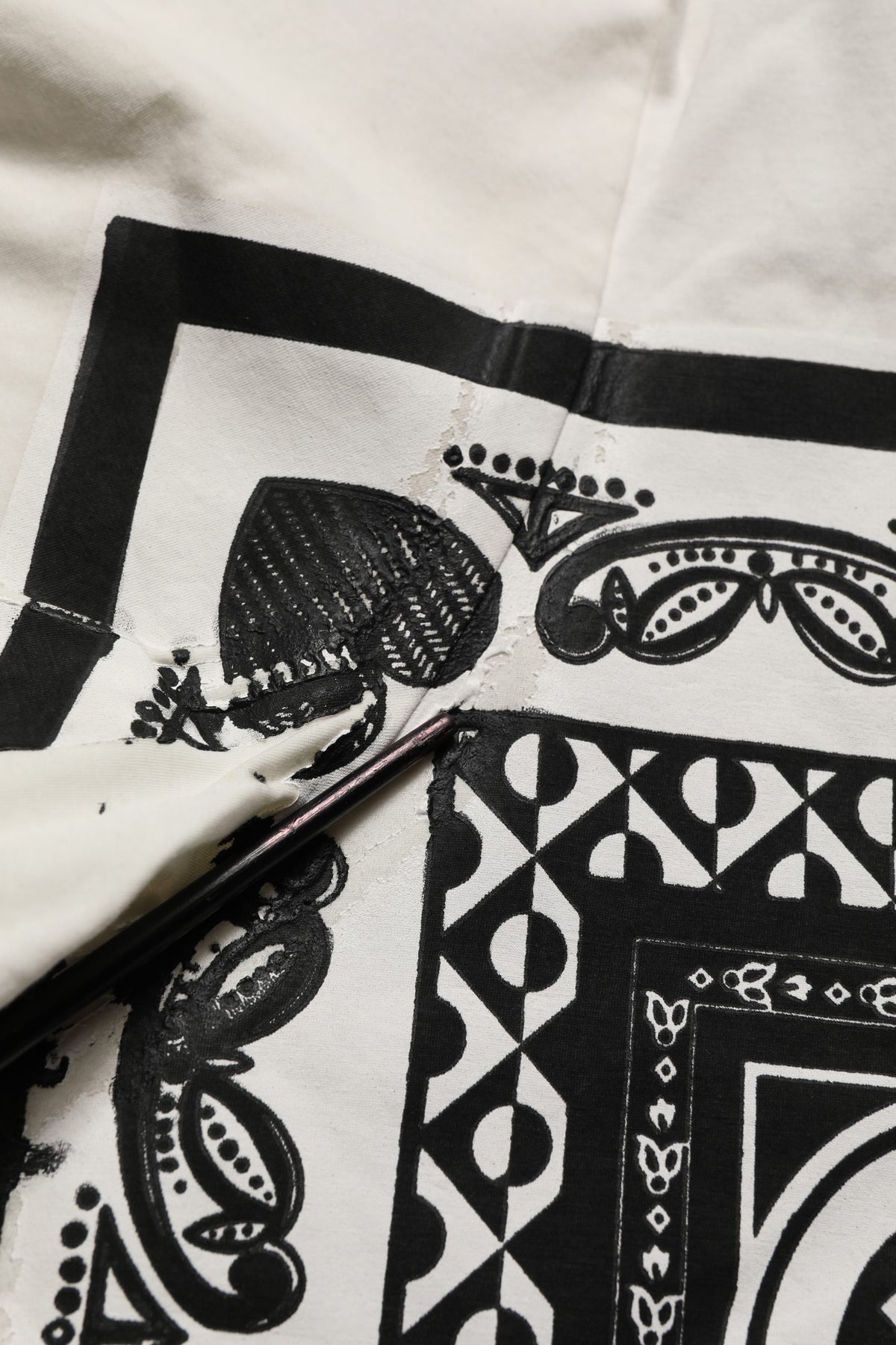 Dolce & Gabbana Baumwoll-Rundhals-T-Shirt mit weißem Bandana-Print