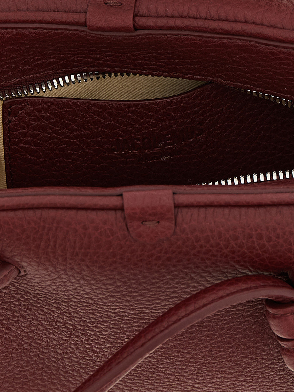 Jacquemus Bordeaux Handtasche aus Kalbsleder