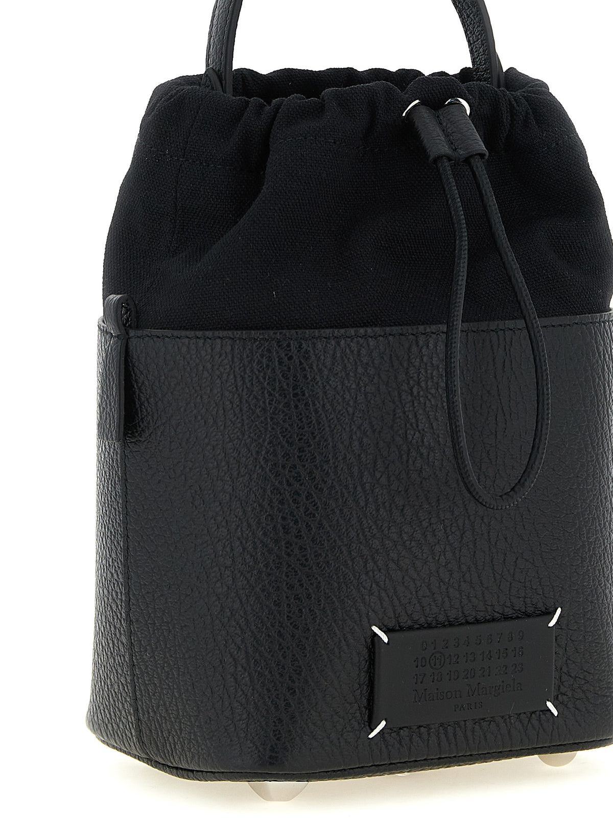 Maison Margiela Schultertasche aus schwarzem Kalbsleder