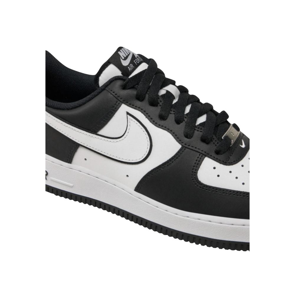 Nike Sneaker Low-Top aus Leder in Schwarz-Weiß