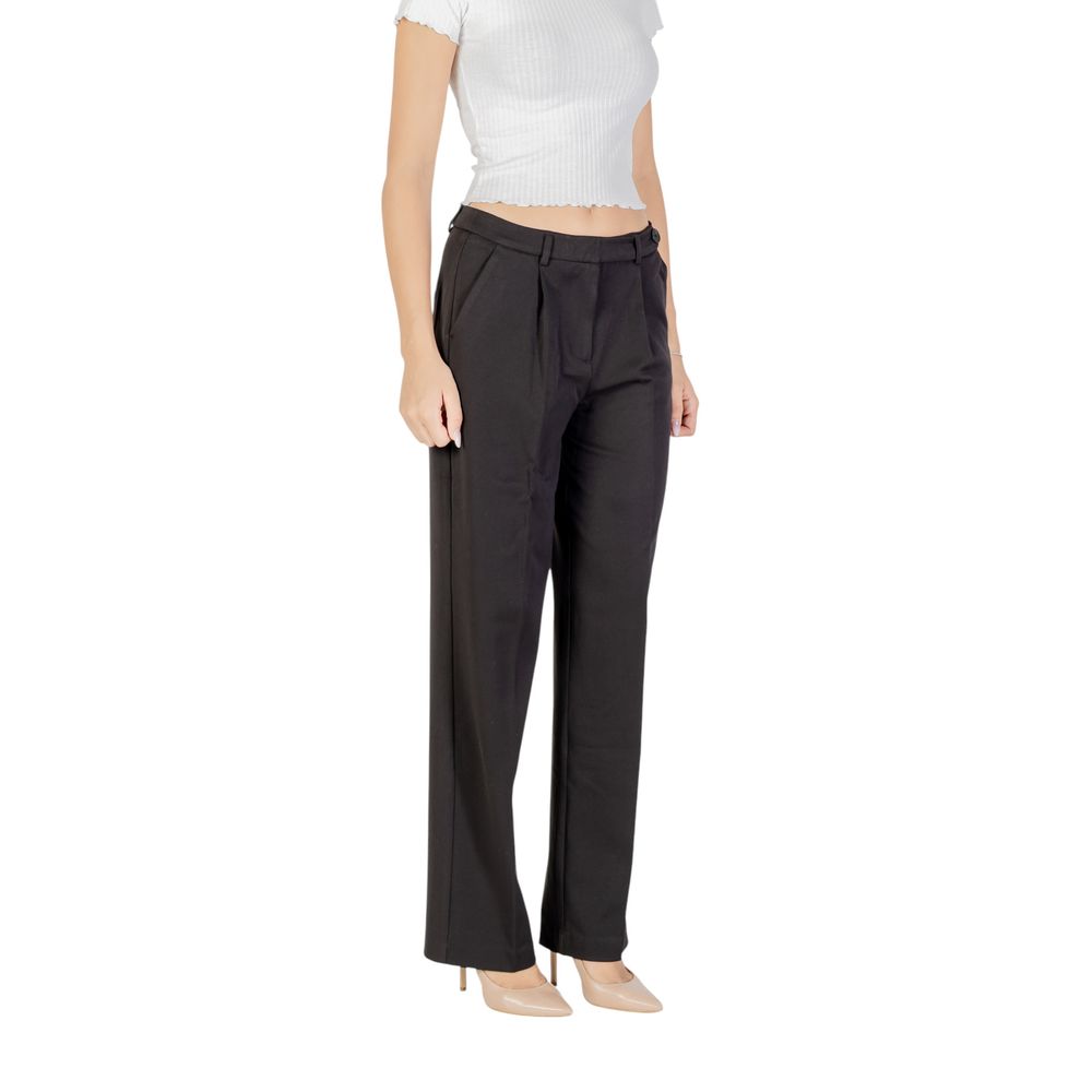 Nur schwarze Anzughose aus recyceltem Polyester