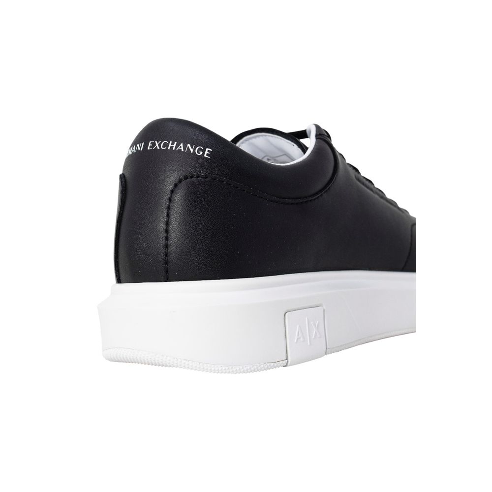 Armani Exchange Schwarze Low-Top Sneaker aus Leder