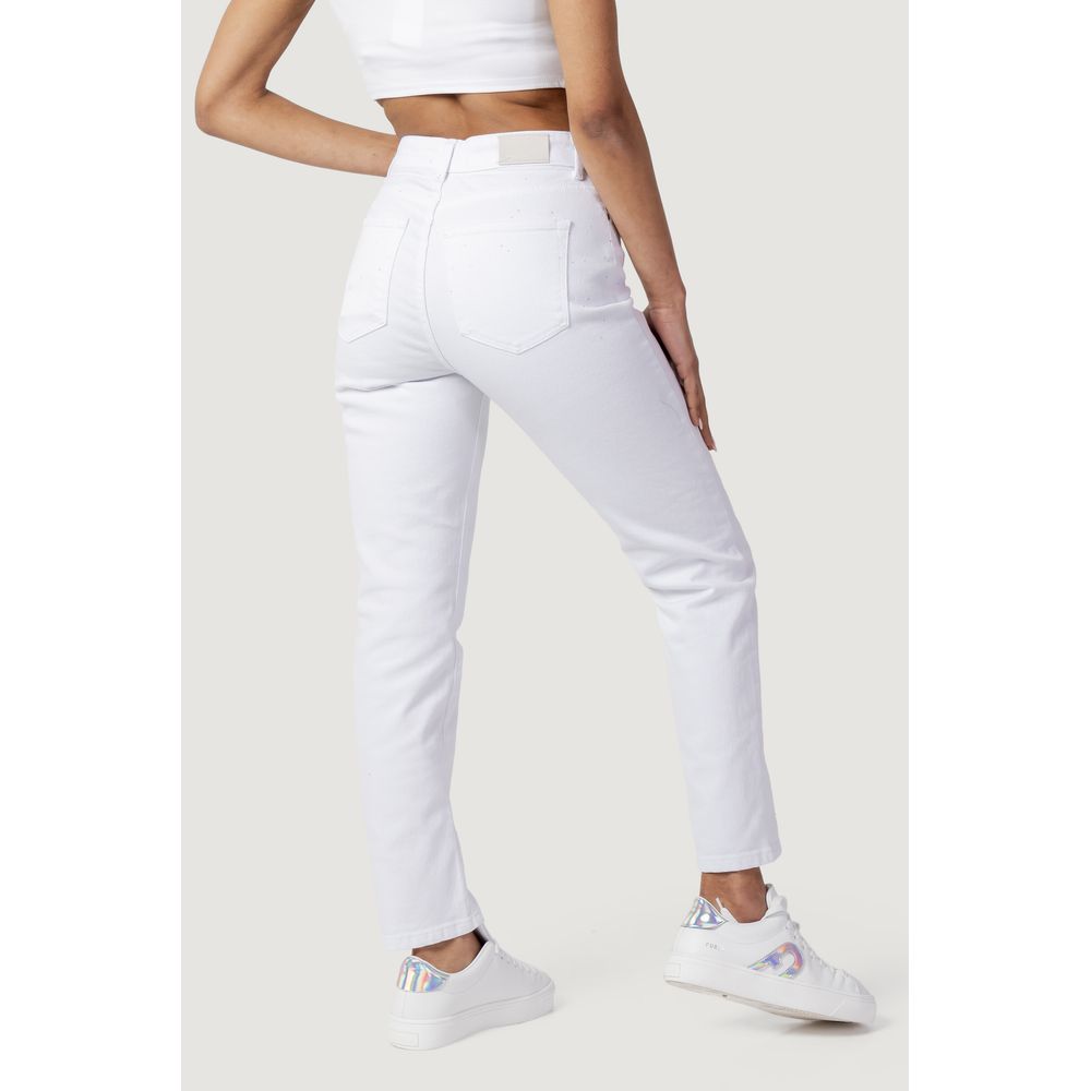 Nur weiße Baumwoll-Mom-Jeans