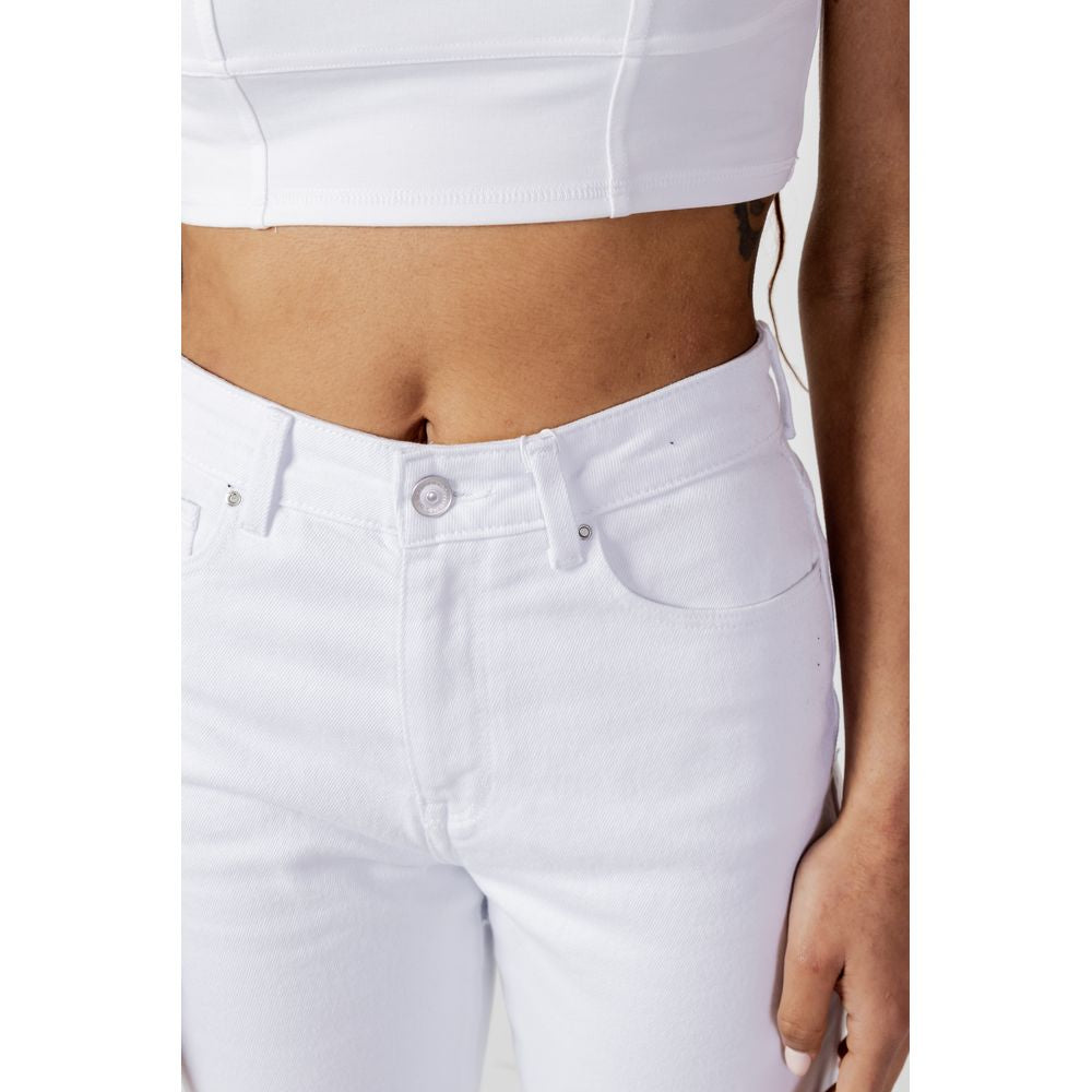 Nur weiße Baumwoll-Mom-Jeans
