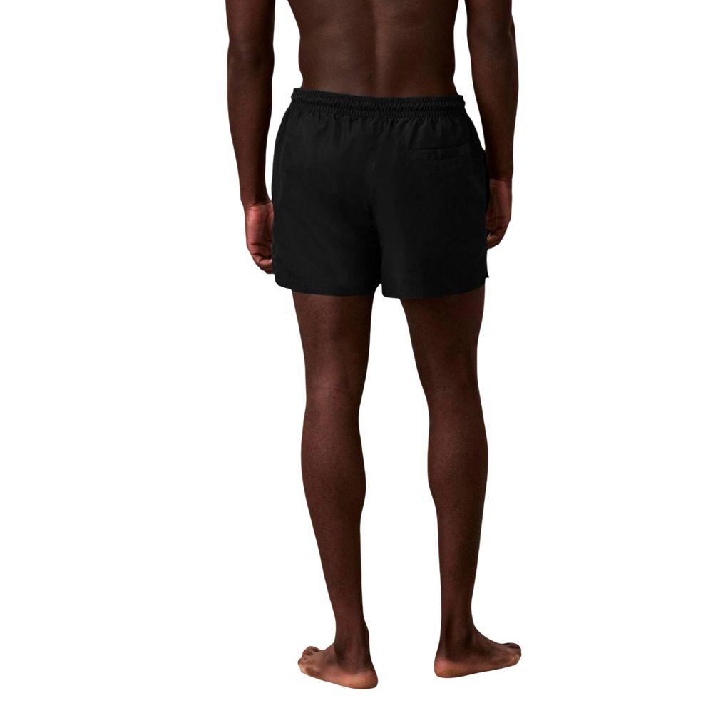 Calvin Klein Jeans Schwarze Badeshorts aus recyceltem Polyester