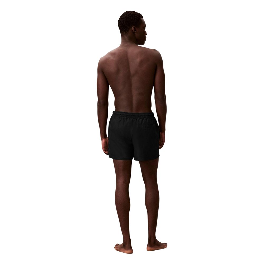 Calvin Klein Jeans Schwarze Badeshorts aus recyceltem Polyester
