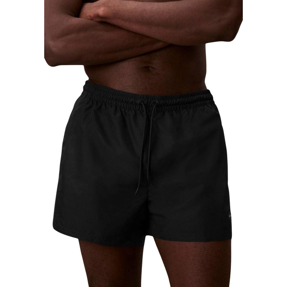 Calvin Klein Jeans Schwarze Badeshorts aus recyceltem Polyester