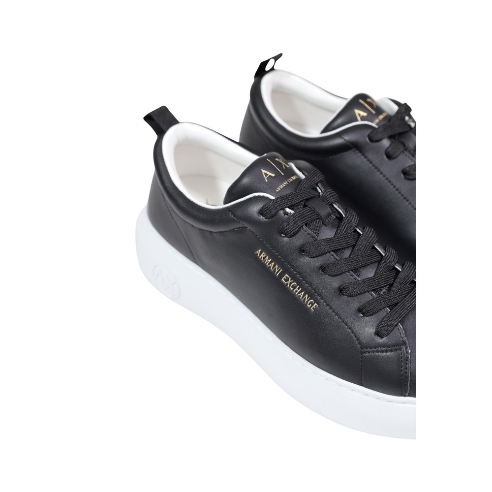 Armani Exchange Schwarze Low-Top Sneaker aus Leder