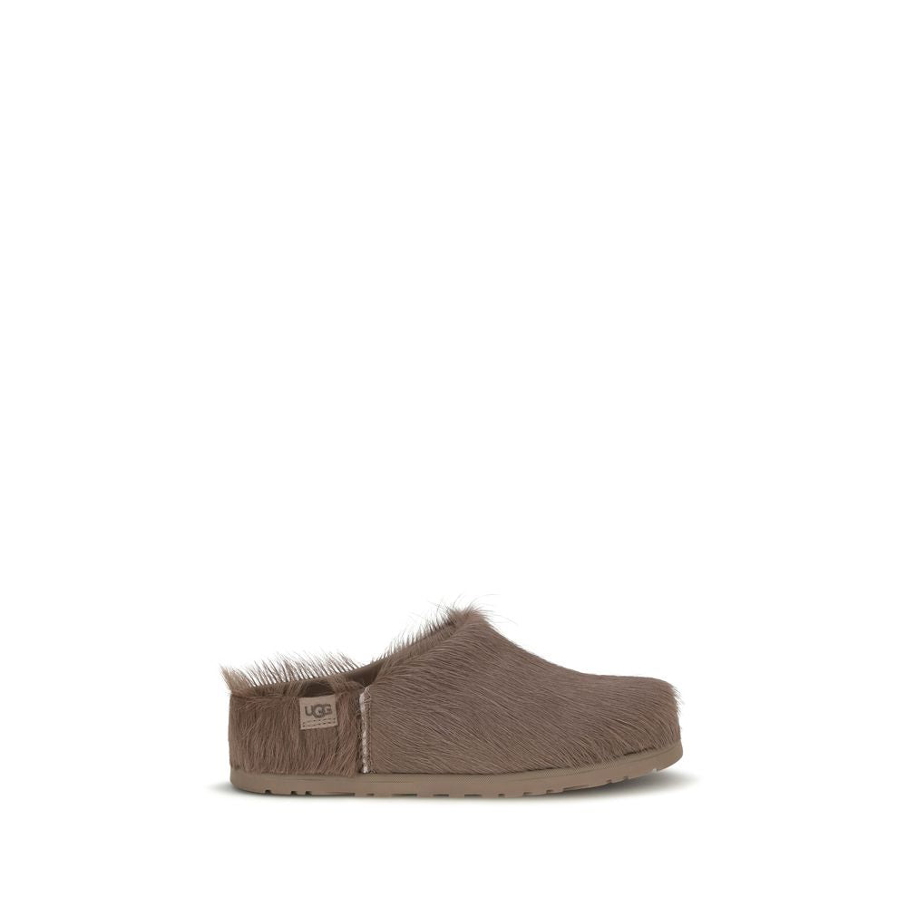 UGG Clogs aus braunem Nubukleder