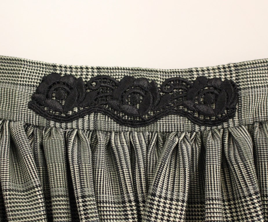 Mini-jupe Short en Laine à Carreaux Gris NOEMI ALEMÁN