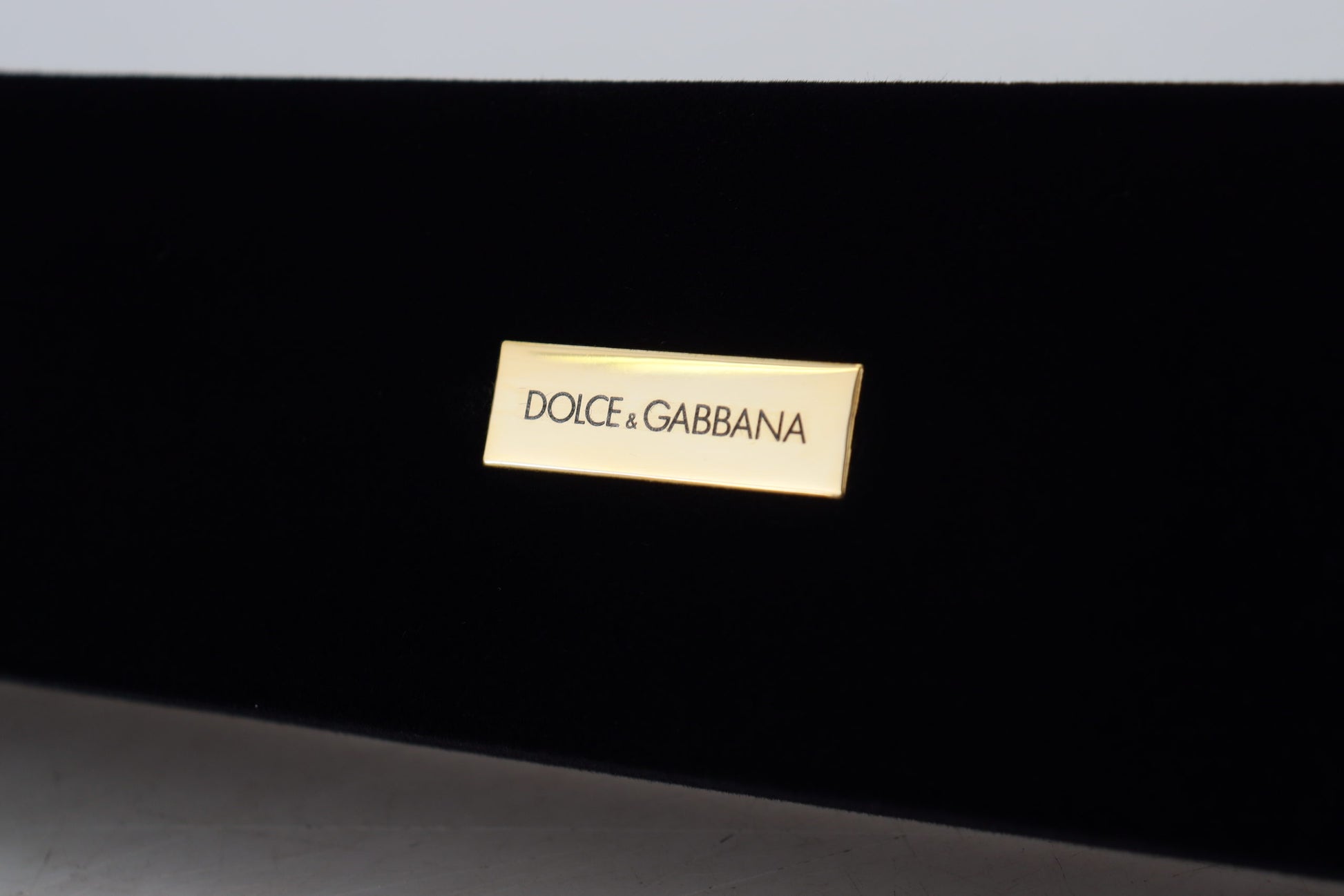 Boîte à bijoux de rangement Dolce & Gabbana en velours noir avec plaque logo