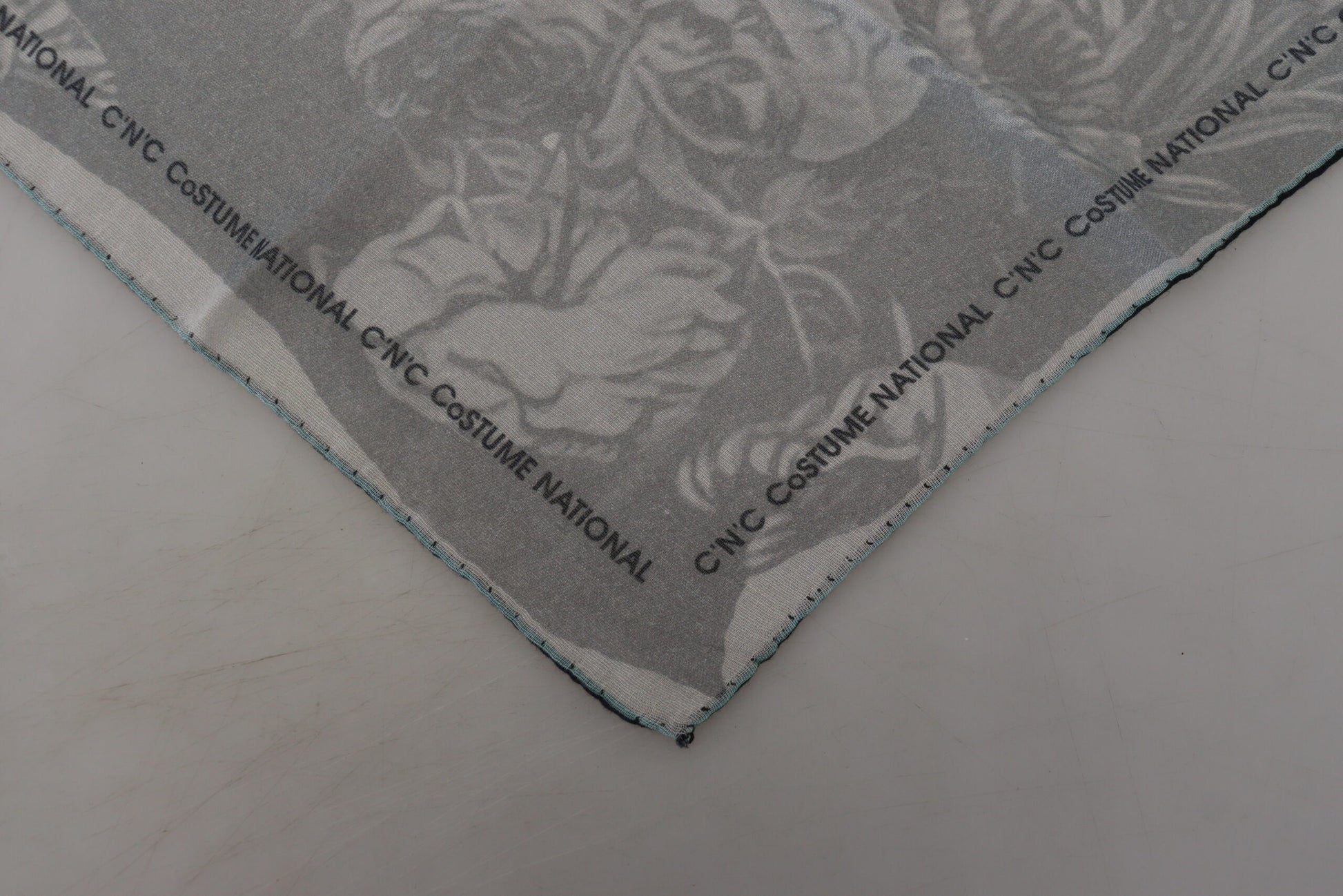 Écharpe Costume National Foulard Imprimé Gris Marque