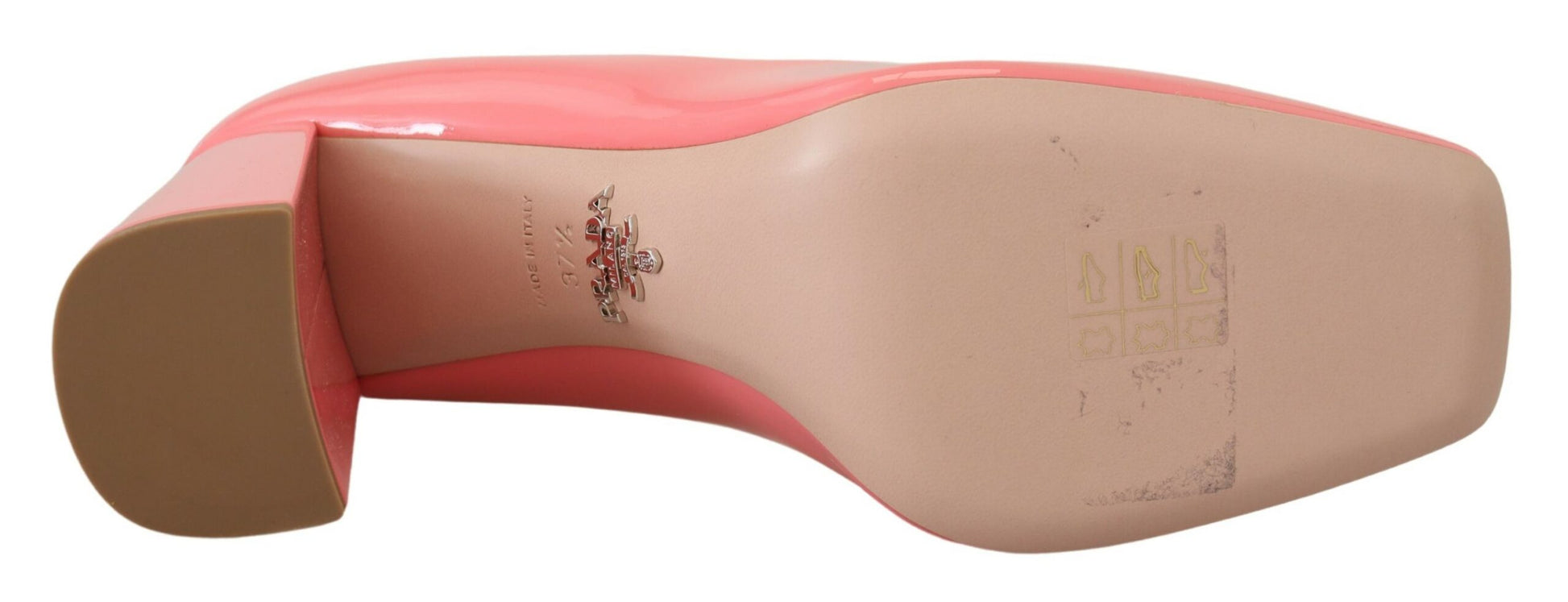 Escarpins Prada classiques en cuir verni rose à talons carrés