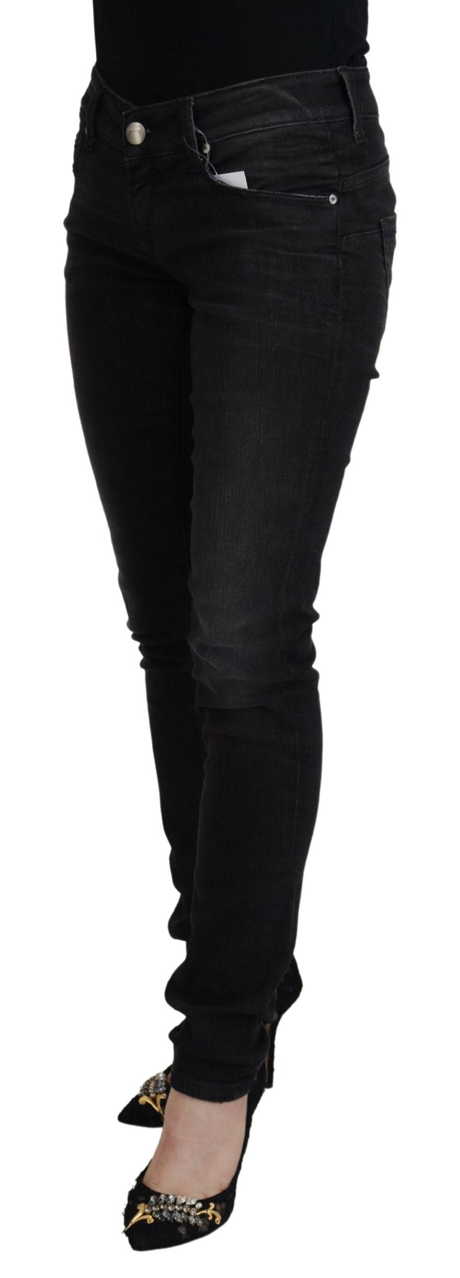 Acht Schwarze, schmal geschnittene Damen-Jeans aus Baumwolle mit niedriger Taille