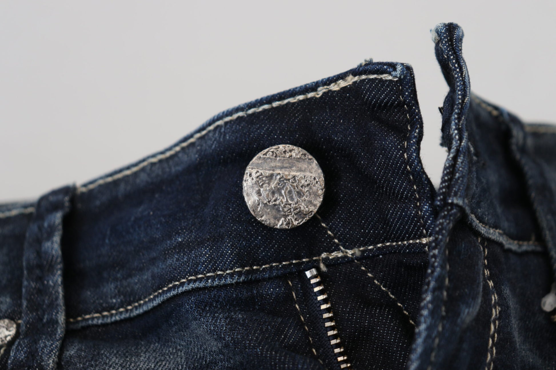 Jean slim en denim de coton délavé bleu Acht pour femme