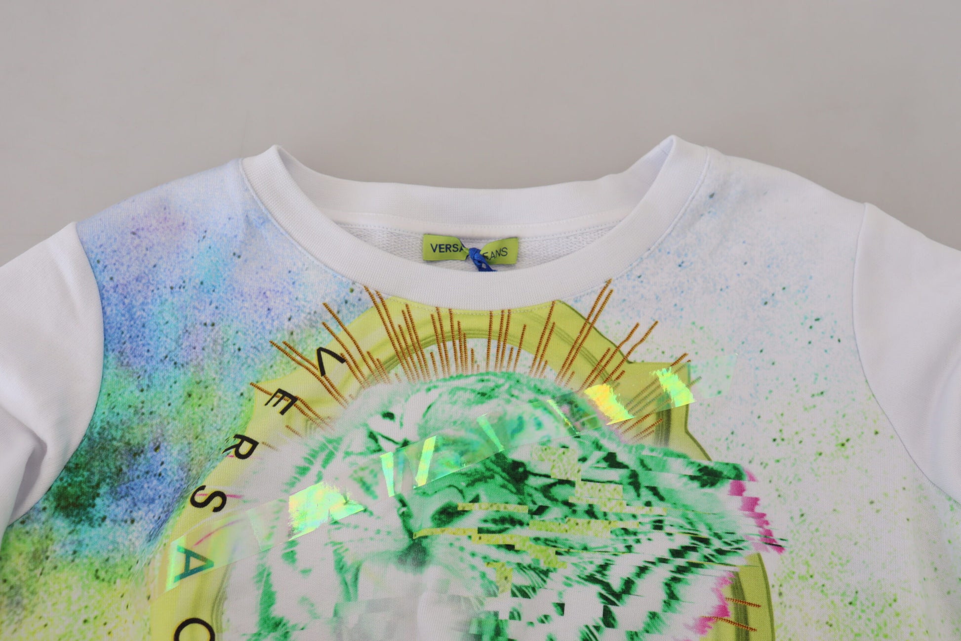 Pull à manches longues Versace Jeans blanc à imprimé graphique