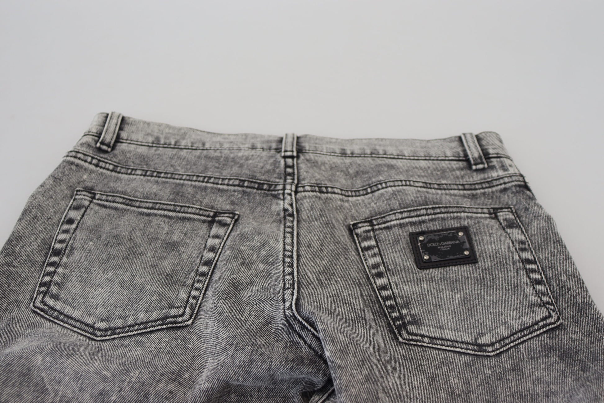 Dolce & Gabbana Jean en denim slim fit délavé en coton gris pour homme
