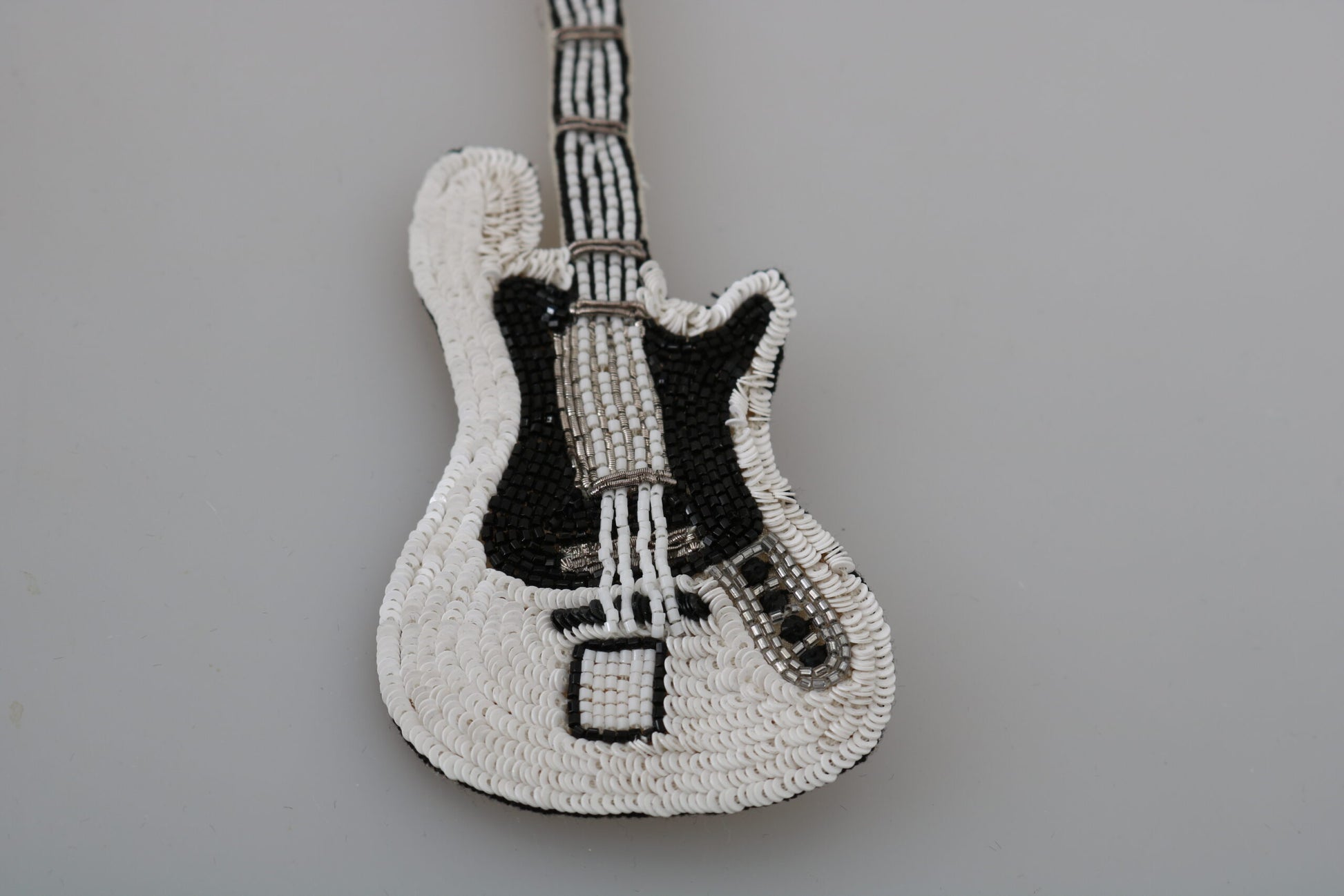Dolce &amp; Gabbana Gold Messing Perlen Gitarre Pin Accessoire Brosche