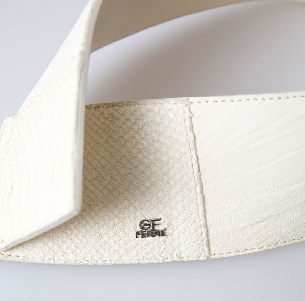 Ceinture GF Ferre en coton ciré blanc cassé à large taille mode
